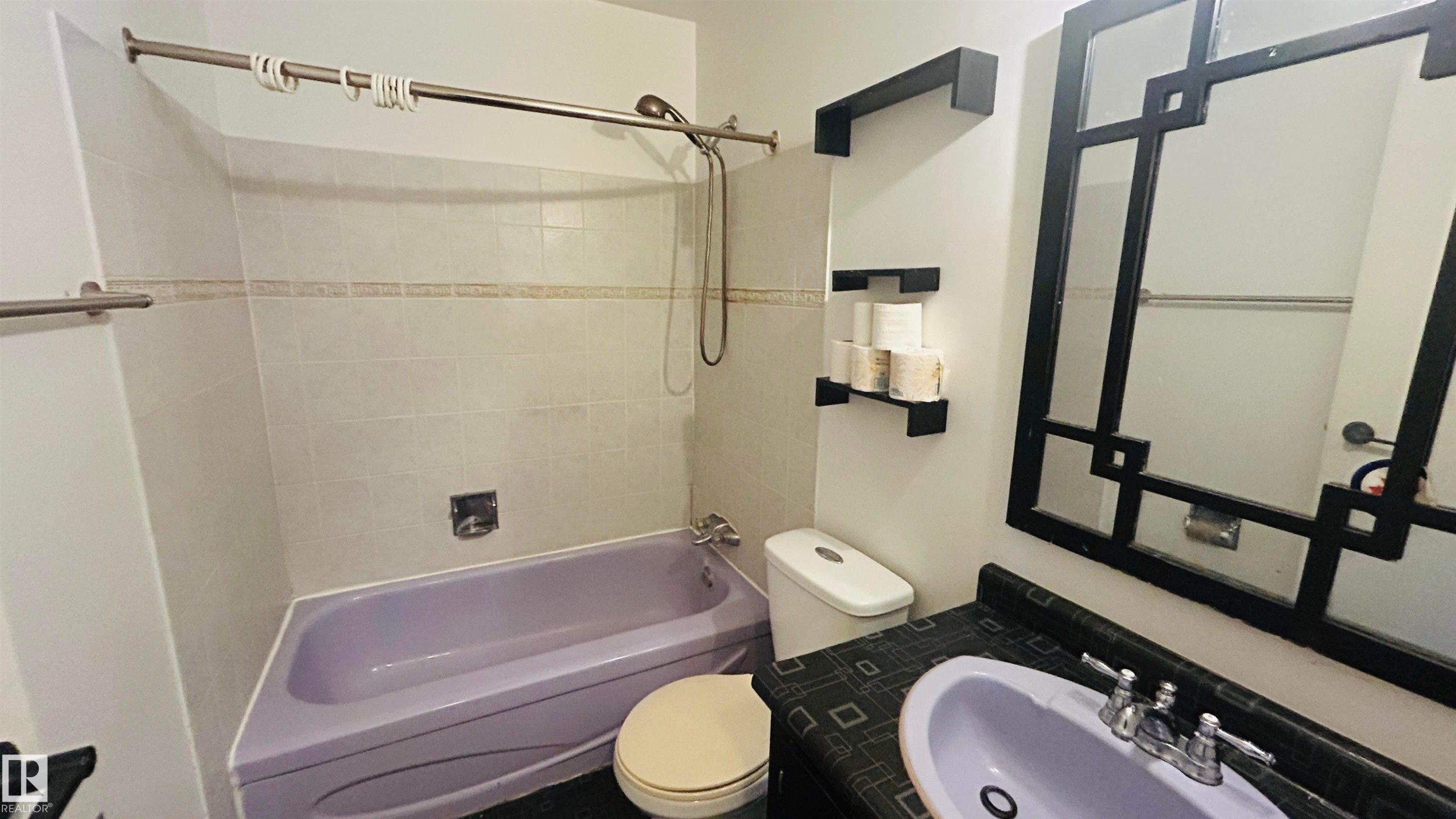 5102 57, Cold Lake, AB - Indoor Photo Showing Bathroom