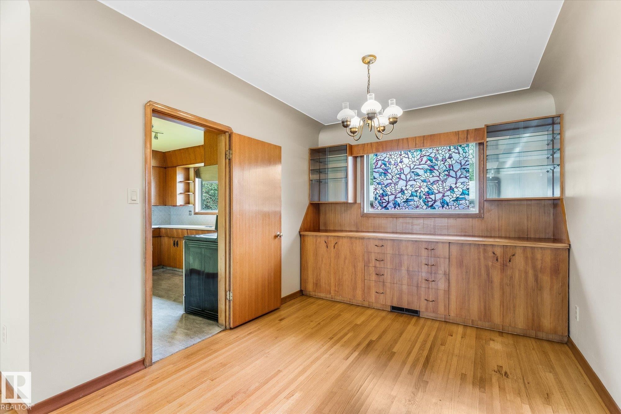 15930 93 Avenue Nw, Edmonton, AB - Indoor Photo Showing Other Room