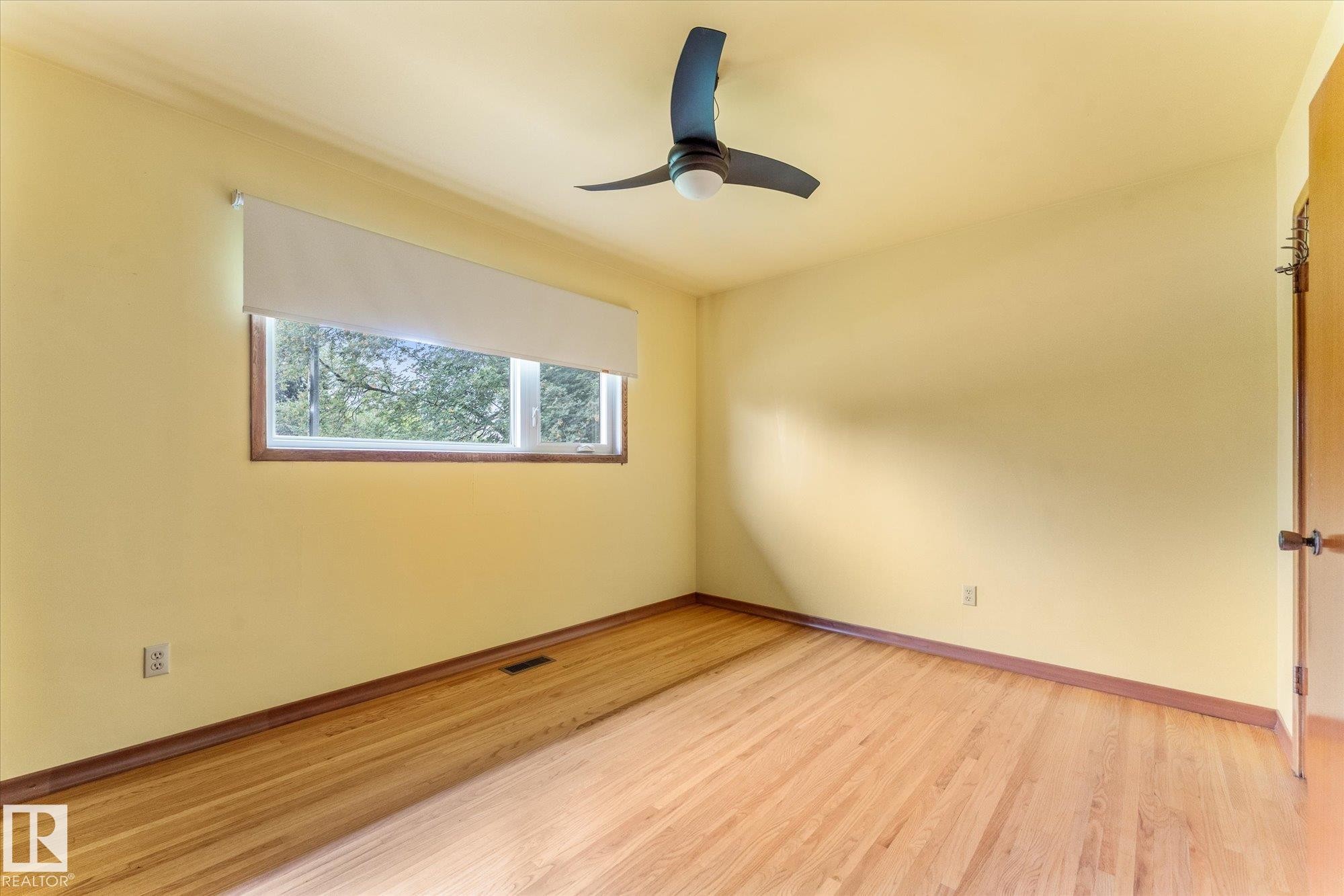 15930 93 Avenue Nw, Edmonton, AB - Indoor Photo Showing Other Room
