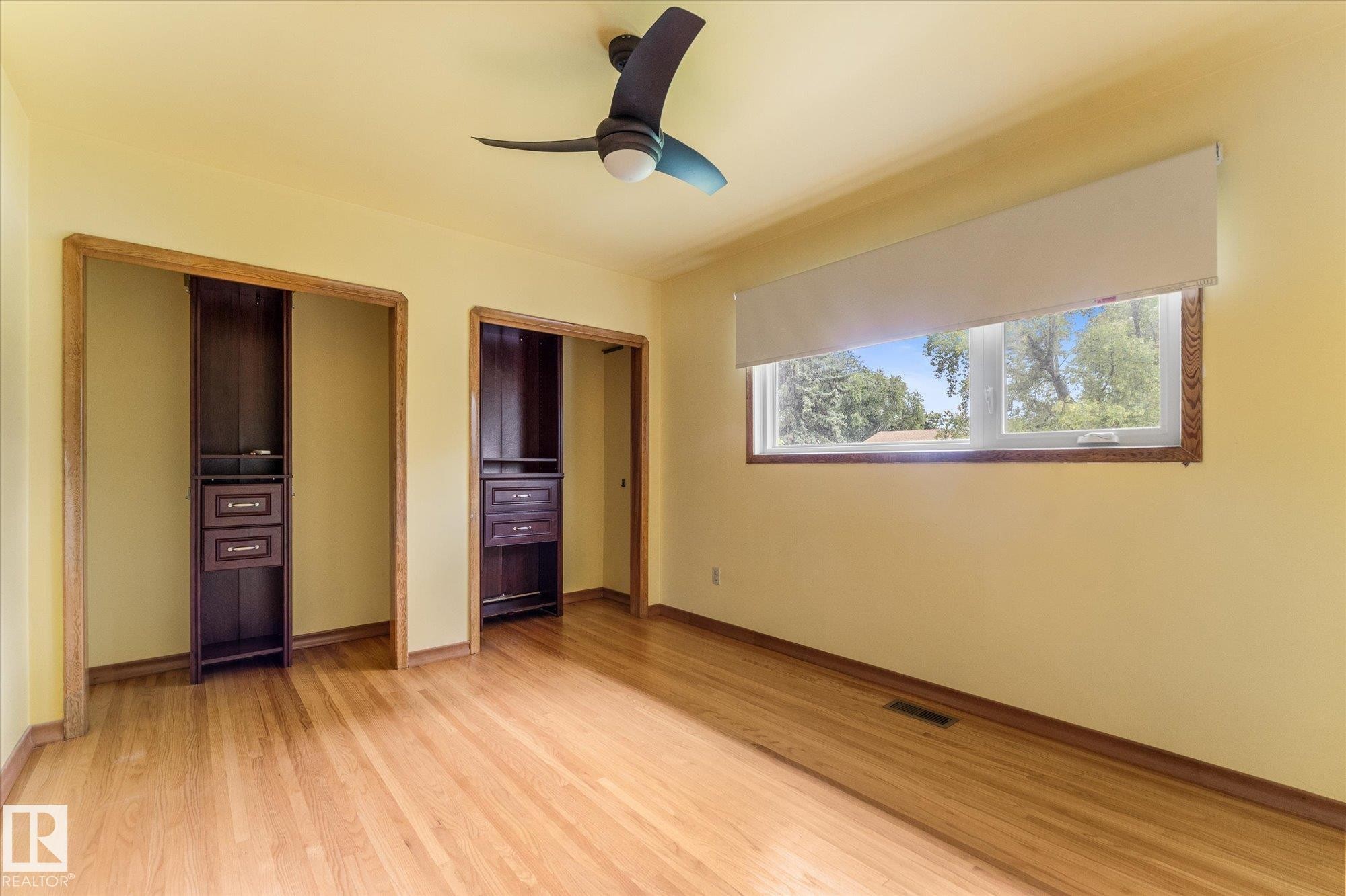15930 93 Avenue Nw, Edmonton, AB - Indoor Photo Showing Other Room