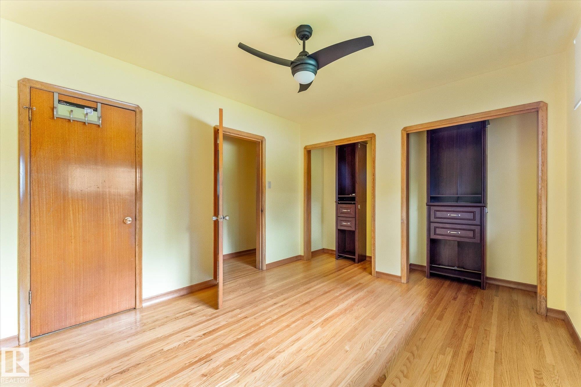 15930 93 Avenue Nw, Edmonton, AB - Indoor Photo Showing Other Room