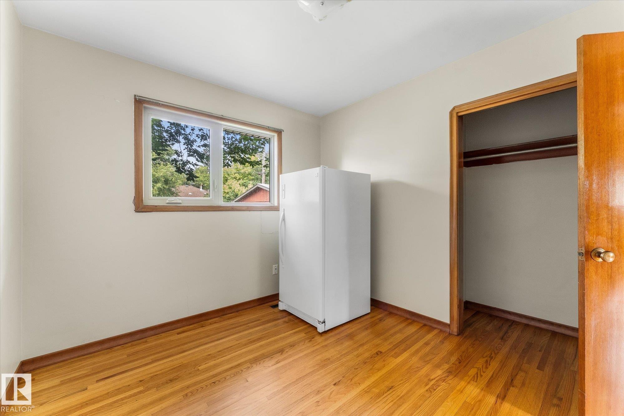 15930 93 Avenue Nw, Edmonton, AB - Indoor Photo Showing Other Room