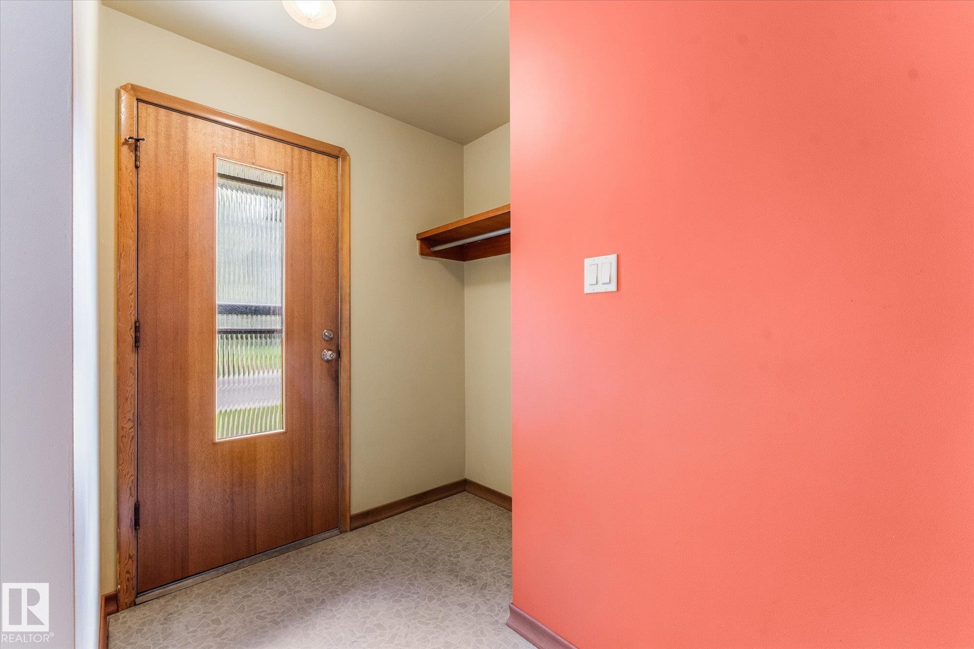 15930 93 Avenue Nw, Edmonton, AB - Indoor Photo Showing Other Room