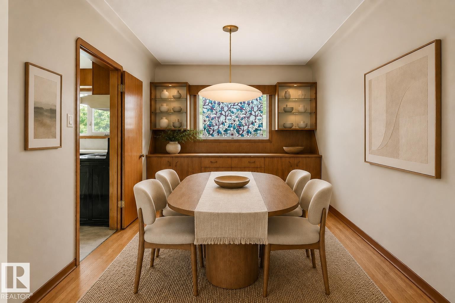 15930 93 Avenue Nw, Edmonton, AB - Indoor Photo Showing Dining Room