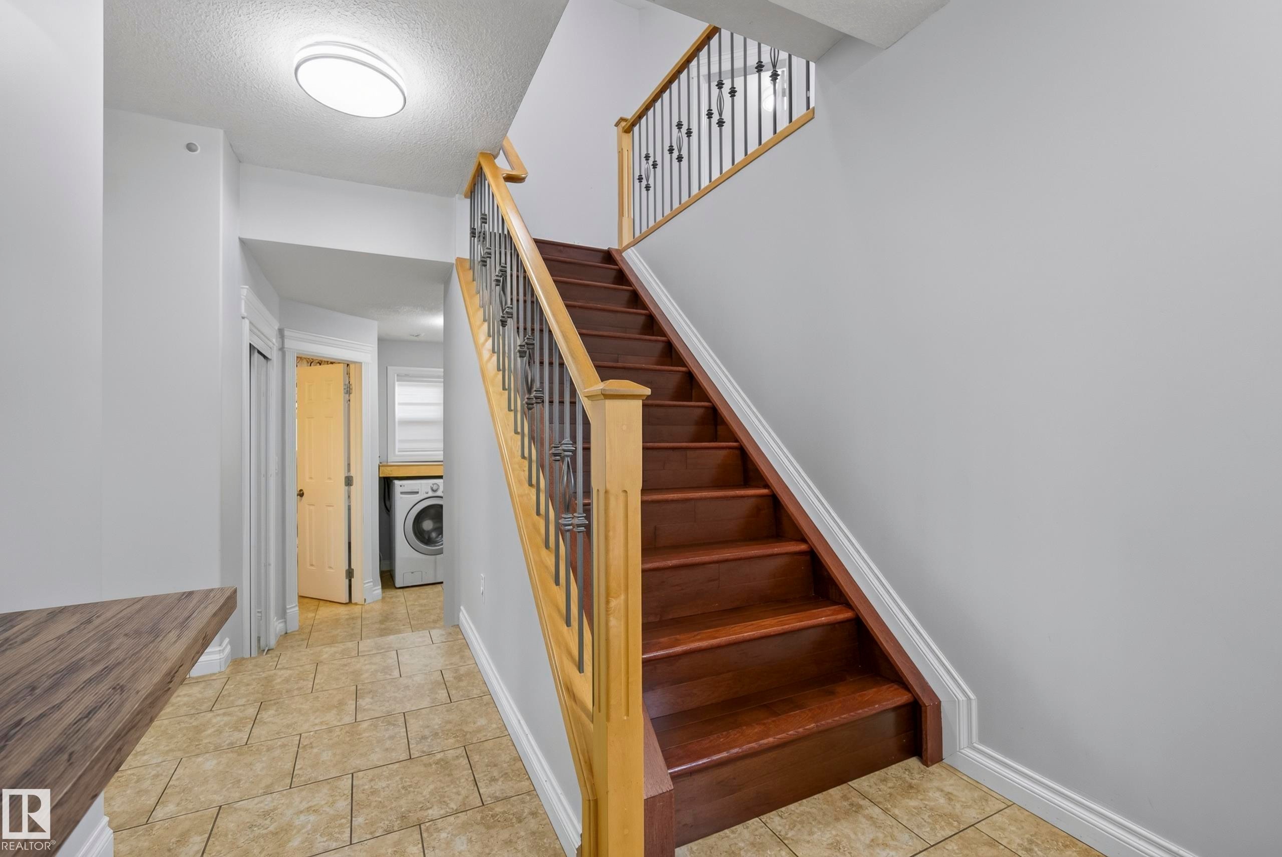 16604 59 Street Nw, Edmonton, AB - Indoor Photo Showing Other Room