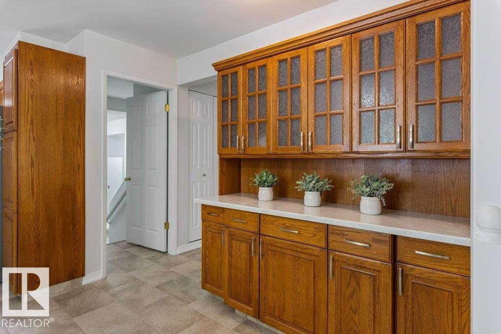 11217 38 Street Nw, Edmonton, AB - Indoor Photo Showing Other Room