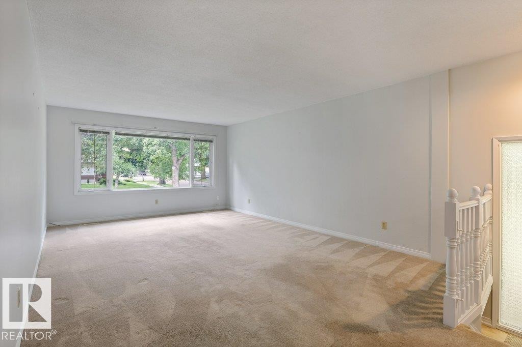 11217 38 Street Nw, Edmonton, AB - Indoor