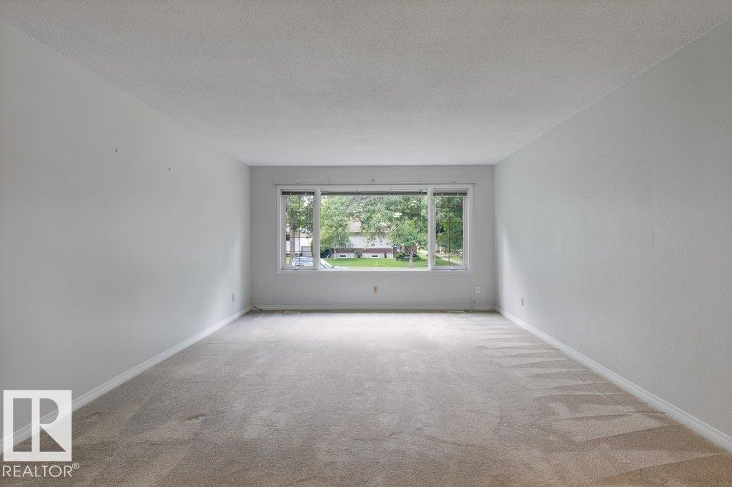 11217 38 Street Nw, Edmonton, AB - Indoor