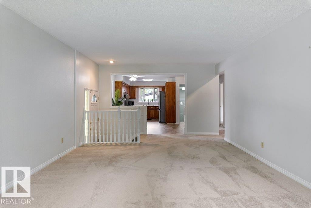 11217 38 Street Nw, Edmonton, AB - Indoor Photo Showing Other Room