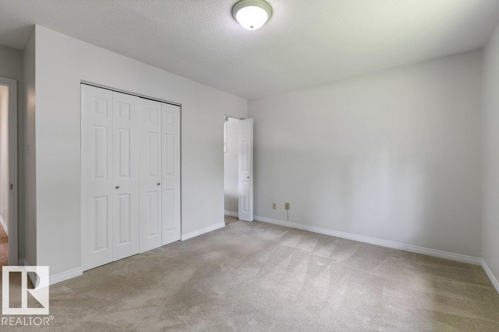 11217 38 Street Nw, Edmonton, AB - Indoor Photo Showing Other Room