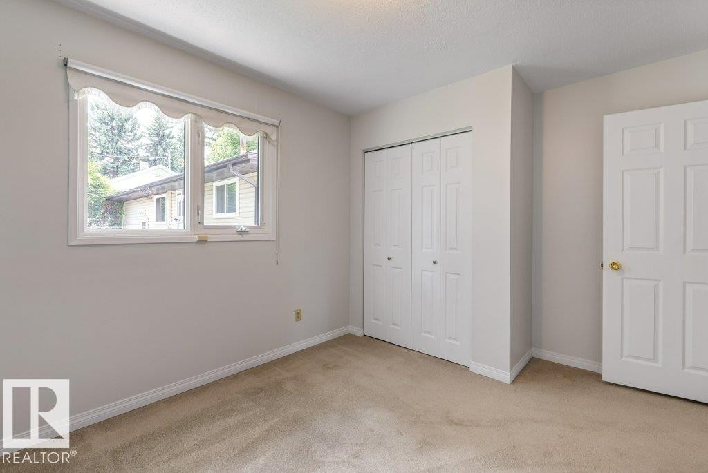 11217 38 Street Nw, Edmonton, AB - Indoor