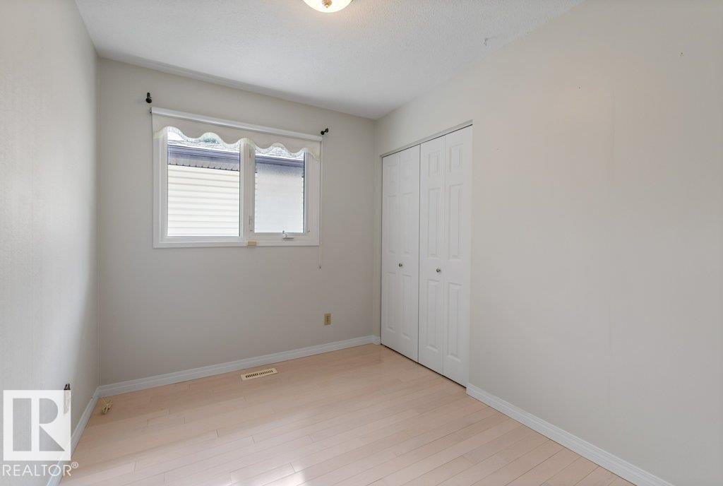 11217 38 Street Nw, Edmonton, AB - Indoor Photo Showing Other Room
