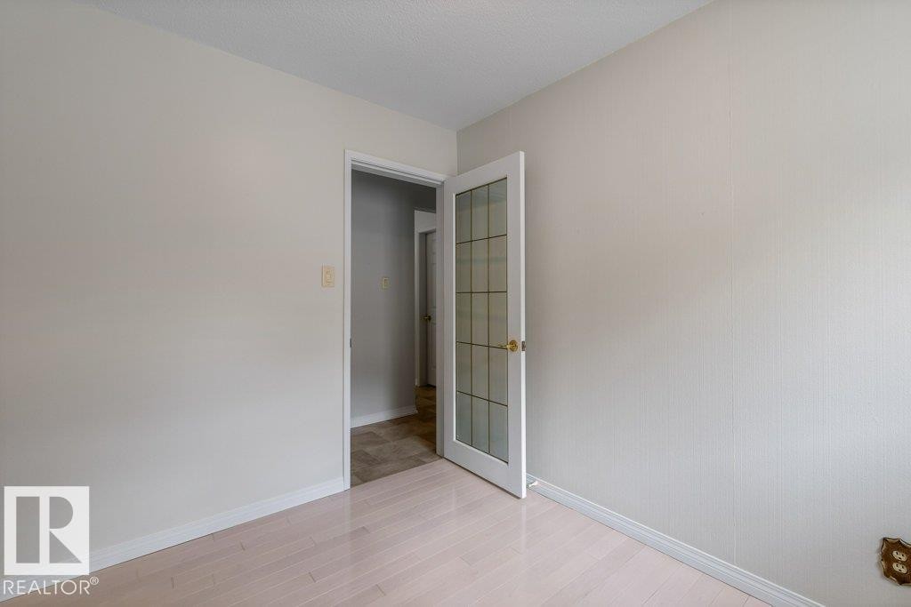 11217 38 Street Nw, Edmonton, AB - Indoor Photo Showing Other Room