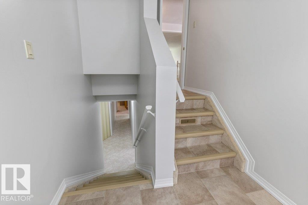 11217 38 Street Nw, Edmonton, AB - Indoor Photo Showing Other Room