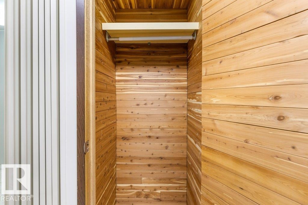 11217 38 Street Nw, Edmonton, AB - Indoor Photo Showing Other Room