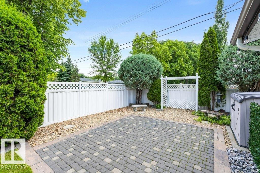 11217 38 Street Nw, Edmonton, AB - Outdoor