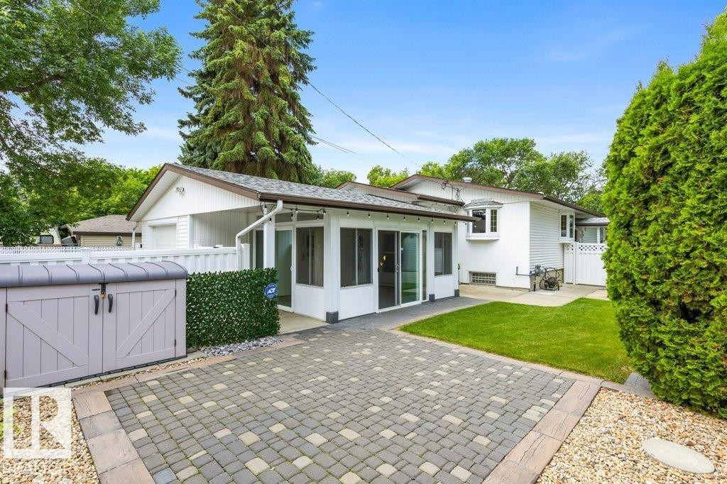 11217 38 Street Nw, Edmonton, AB - Outdoor