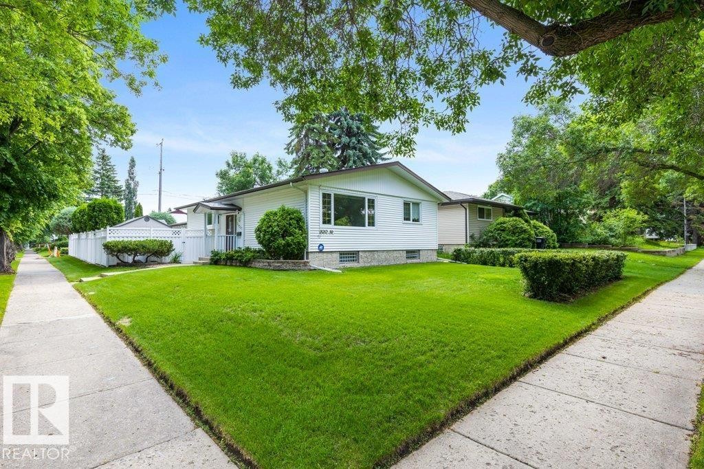 11217 38 Street Nw, Edmonton, AB - Outdoor