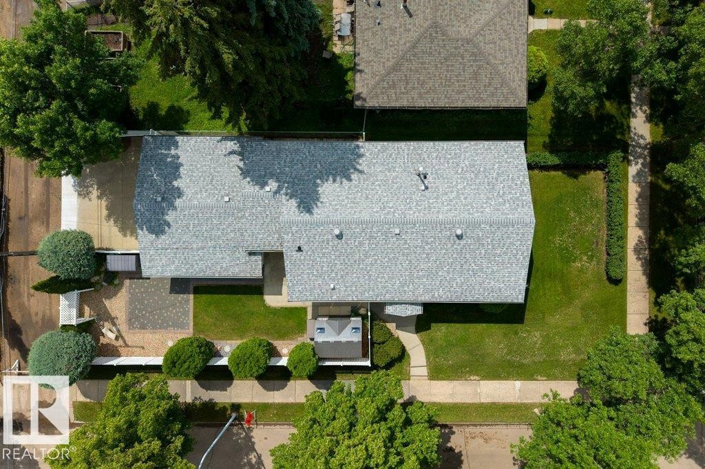 11217 38 Street Nw, Edmonton, AB - Outdoor