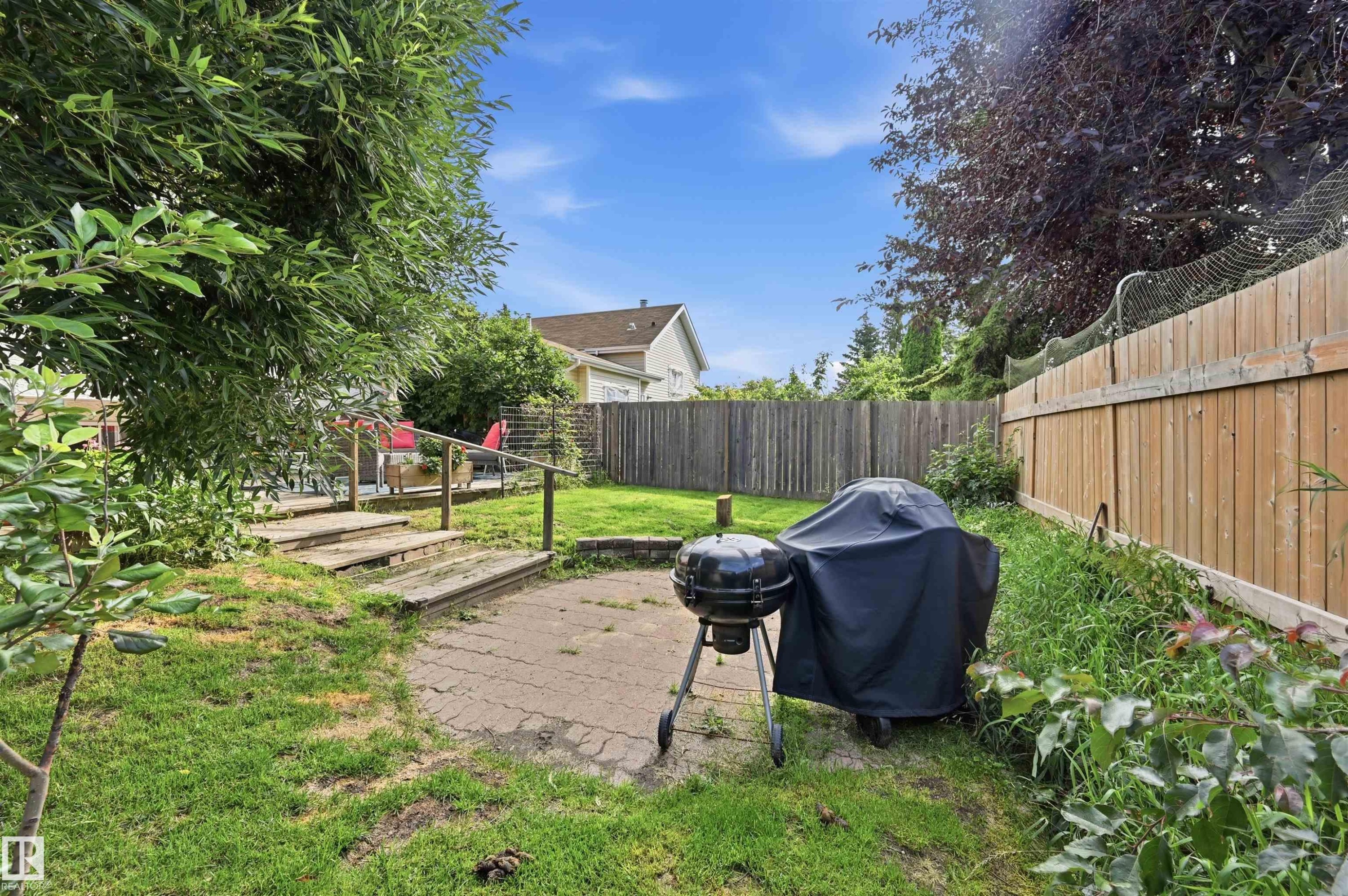 18639 72 Avenue Nw, Edmonton, AB - Outdoor
