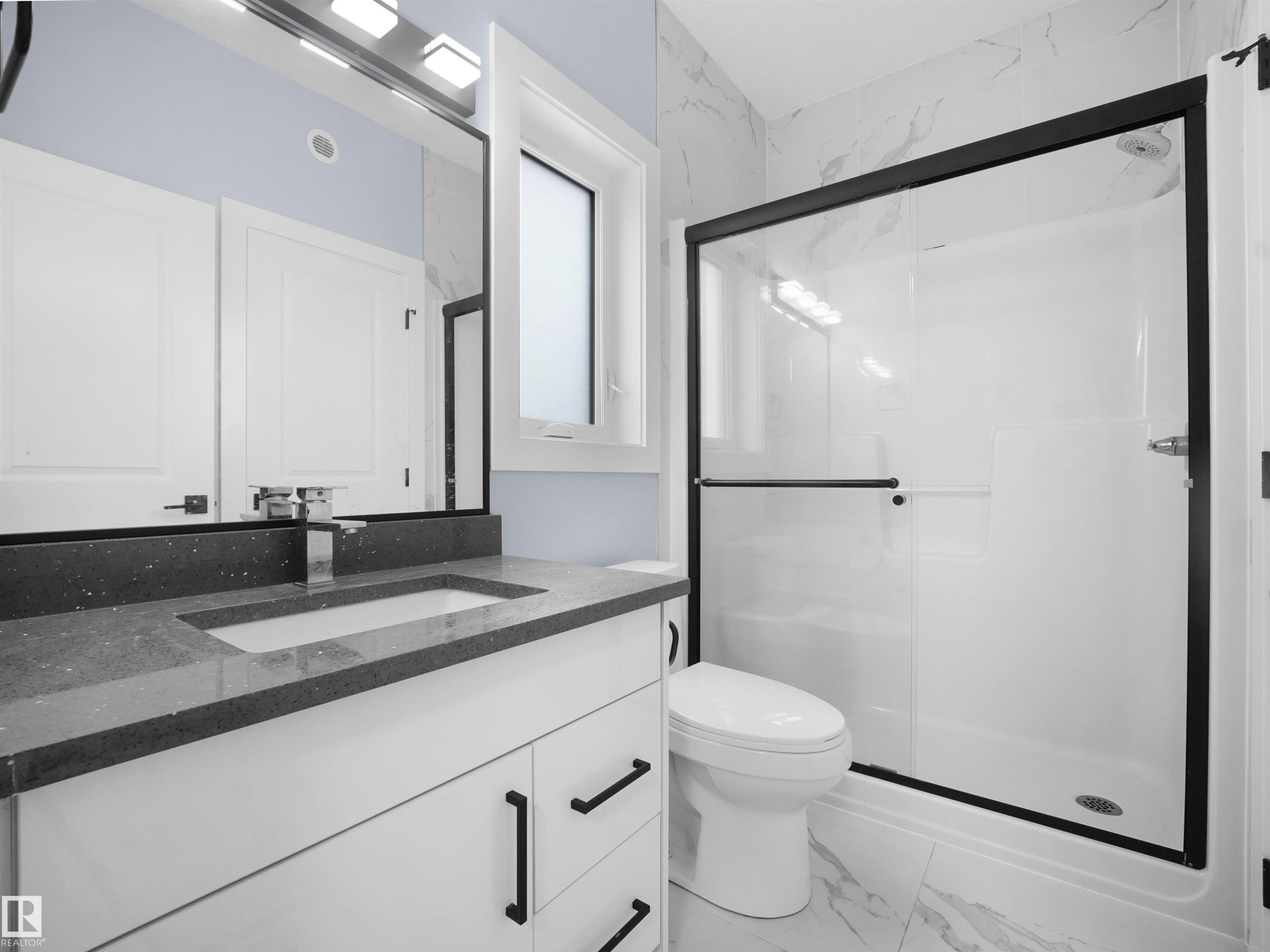 829 Morris Avenue, Leduc, AB - Indoor Photo Showing Bathroom