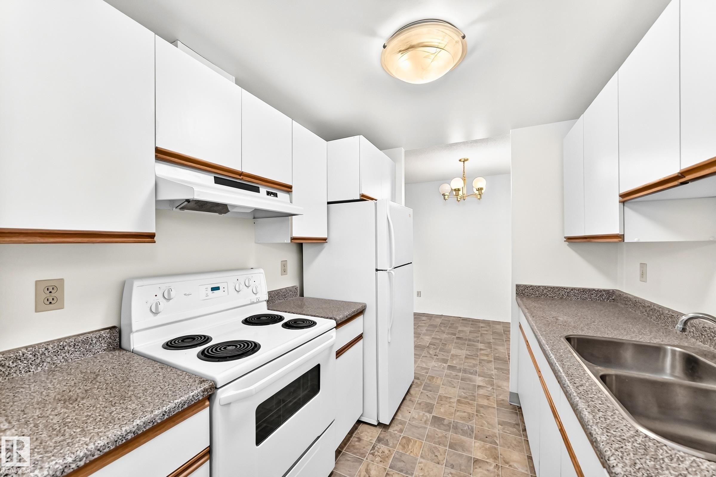 #706 11211 85 St Nw, Edmonton, AB - Indoor Photo Showing Kitchen With Double Sink