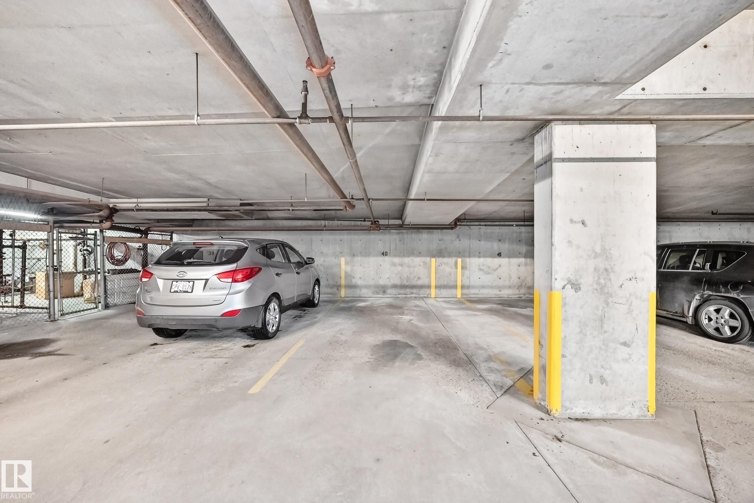 #706 11211 85 St Nw, Edmonton, AB - Indoor Photo Showing Garage