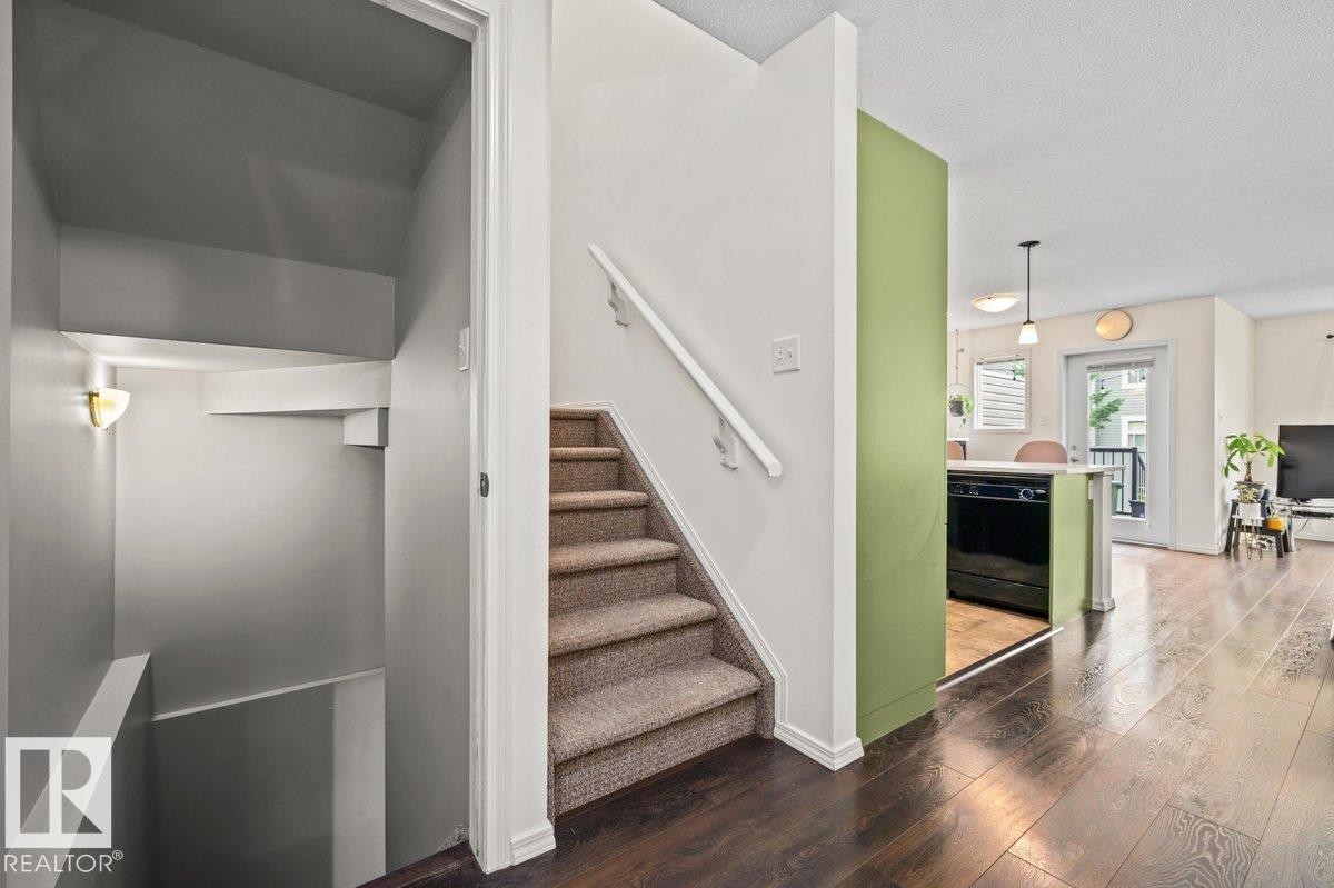 17020 78A Street Nw, Edmonton, AB - Indoor Photo Showing Other Room