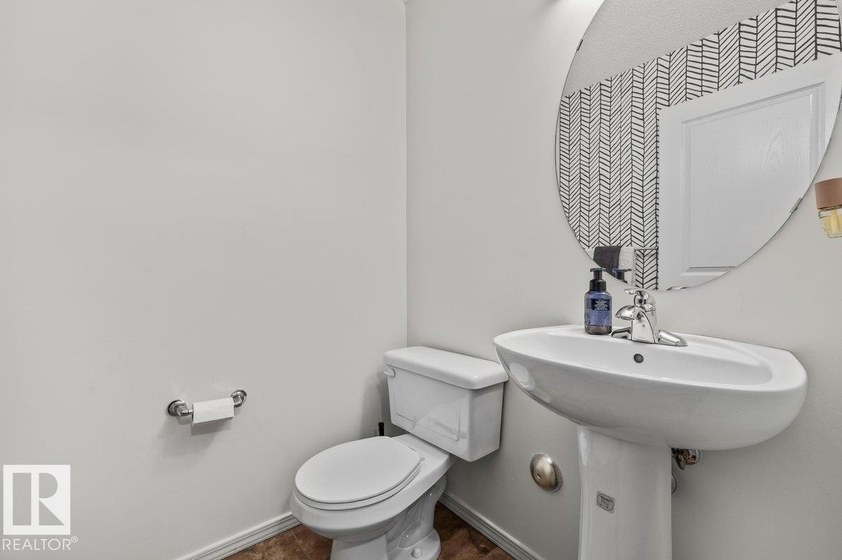 17020 78A Street Nw, Edmonton, AB - Indoor Photo Showing Bathroom