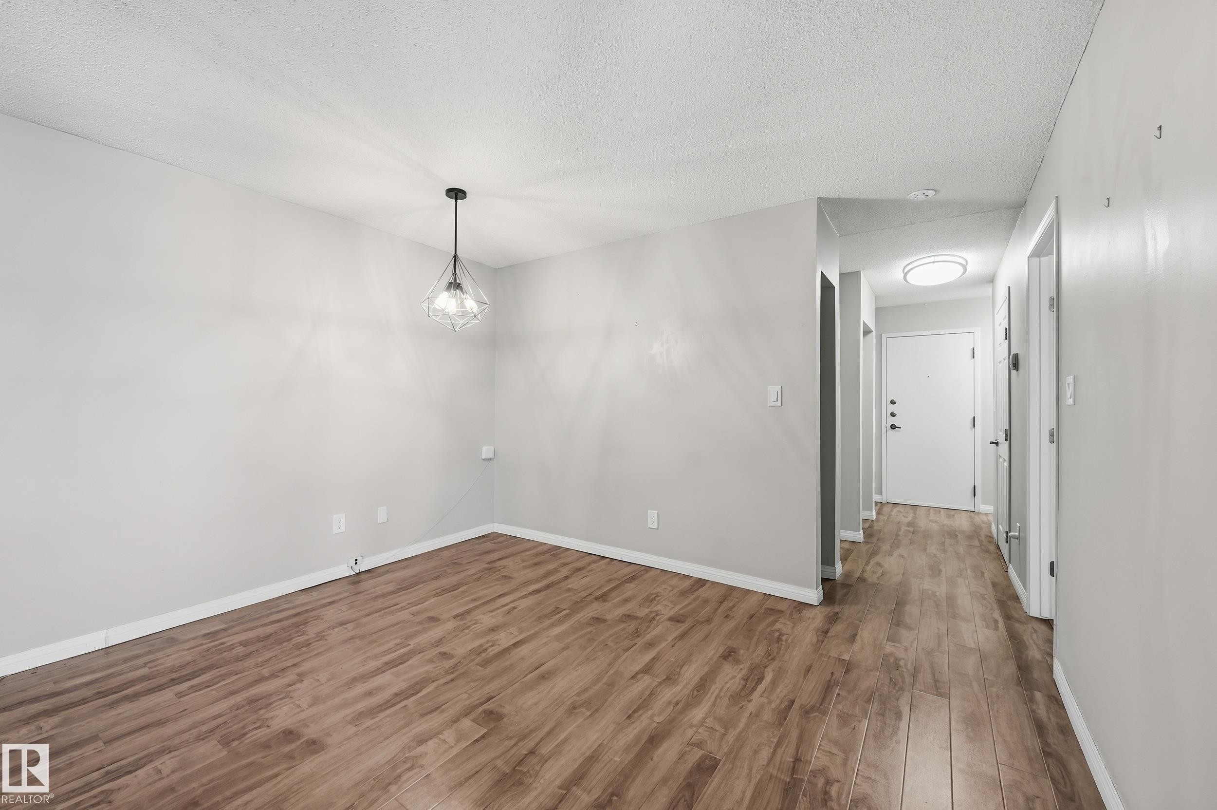#107 10138 116 St Nw, Edmonton, AB - Indoor Photo Showing Other Room