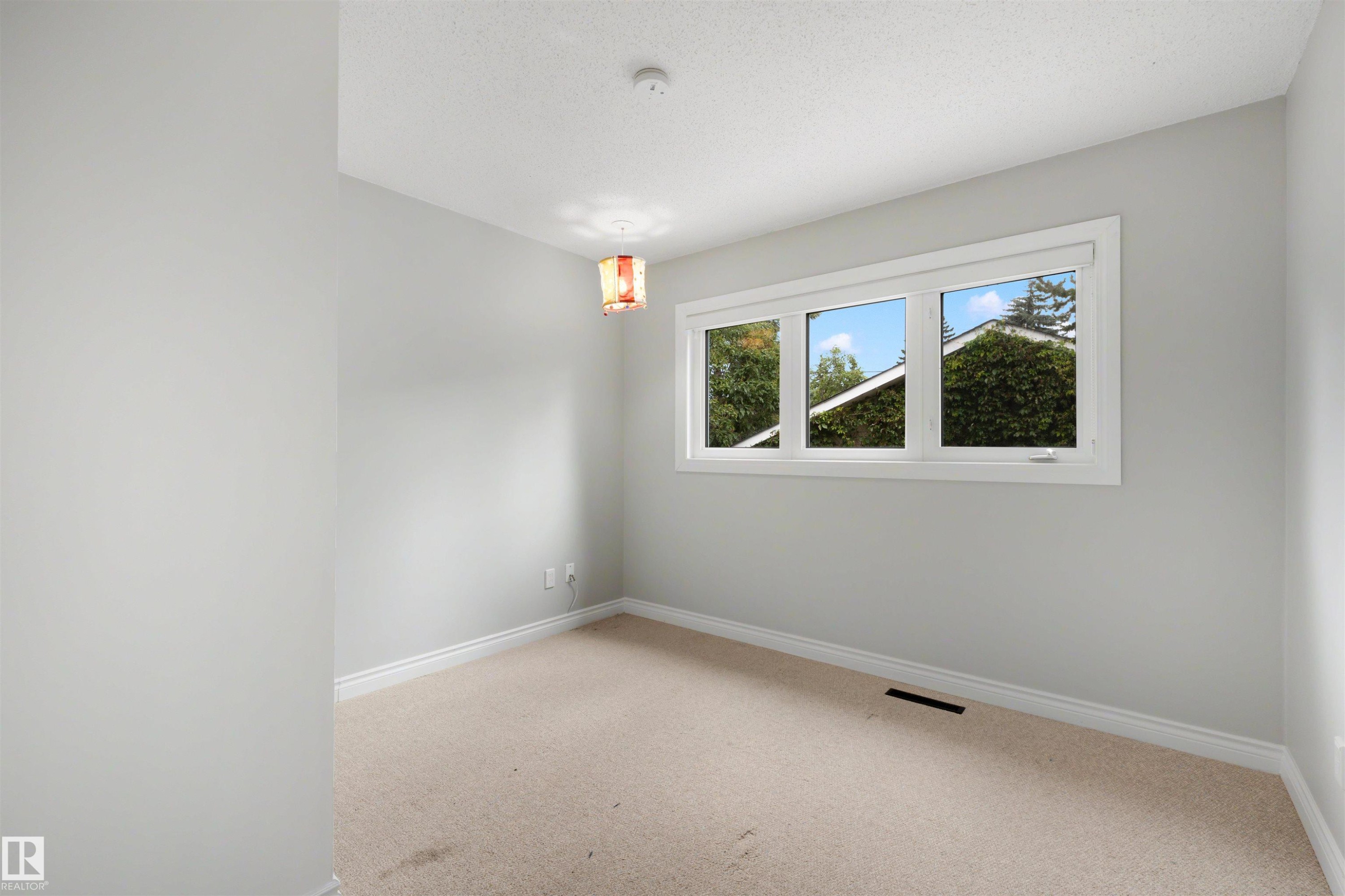 4139 122 Street Nw, Edmonton, AB - Indoor Photo Showing Other Room