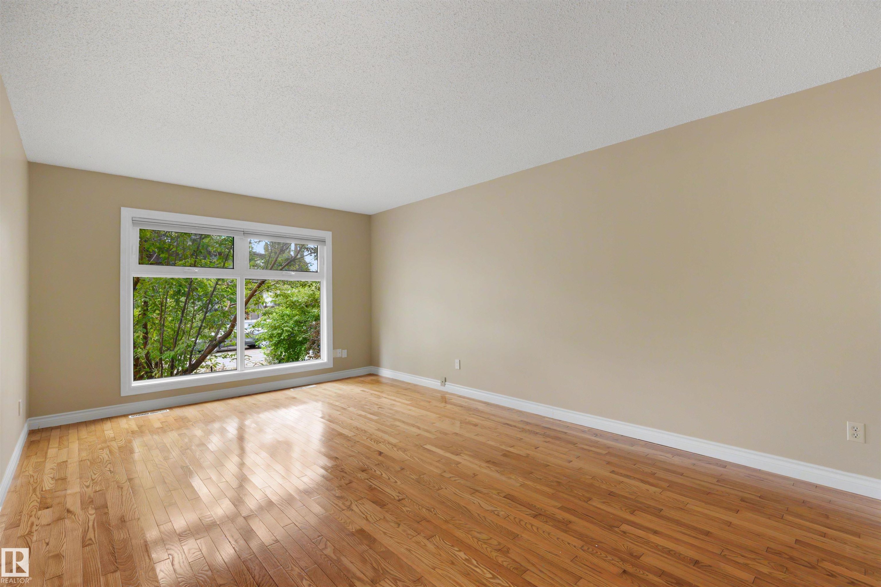 4139 122 Street Nw, Edmonton, AB - Indoor