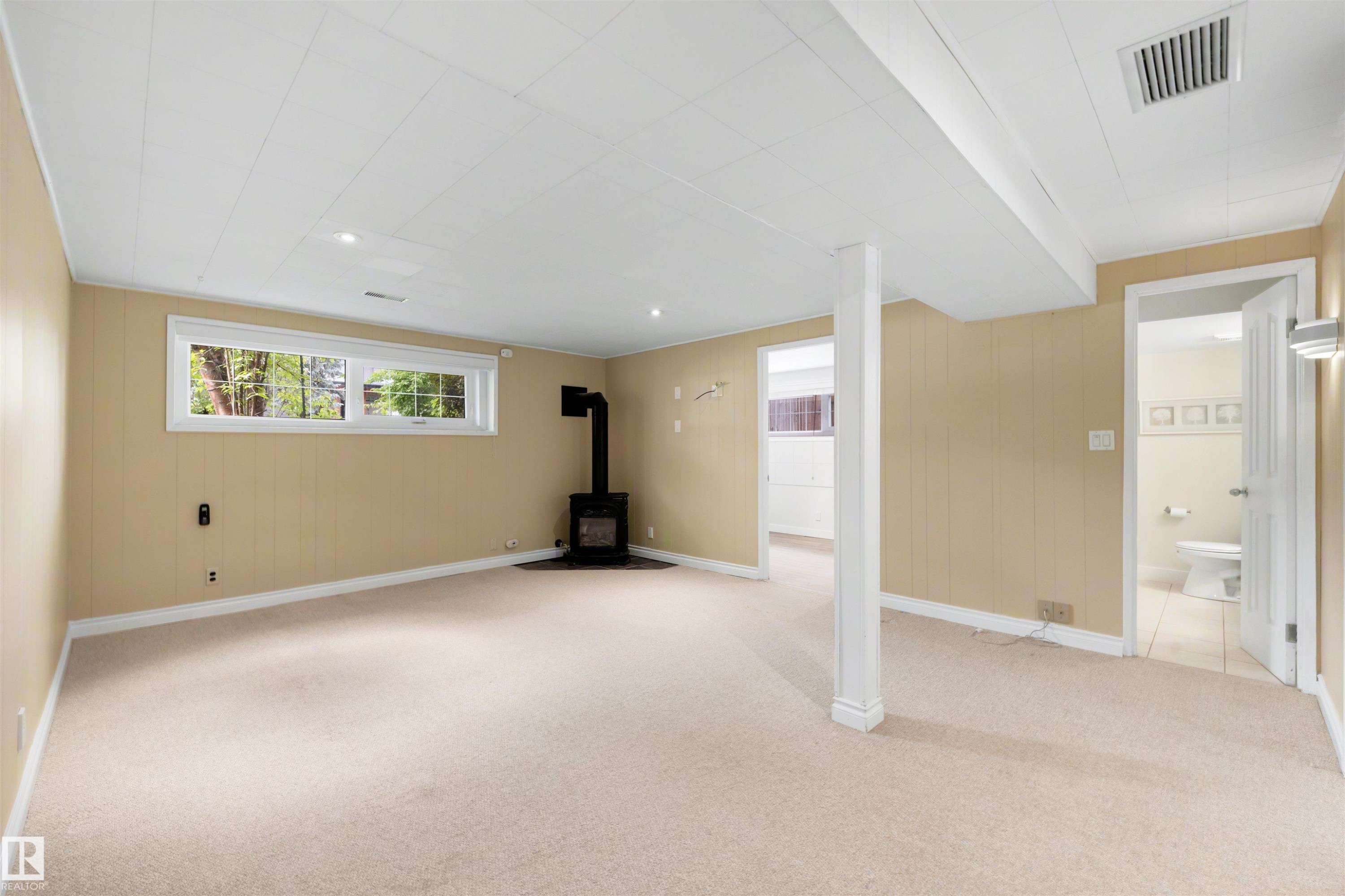4139 122 Street Nw, Edmonton, AB - Indoor Photo Showing Other Room