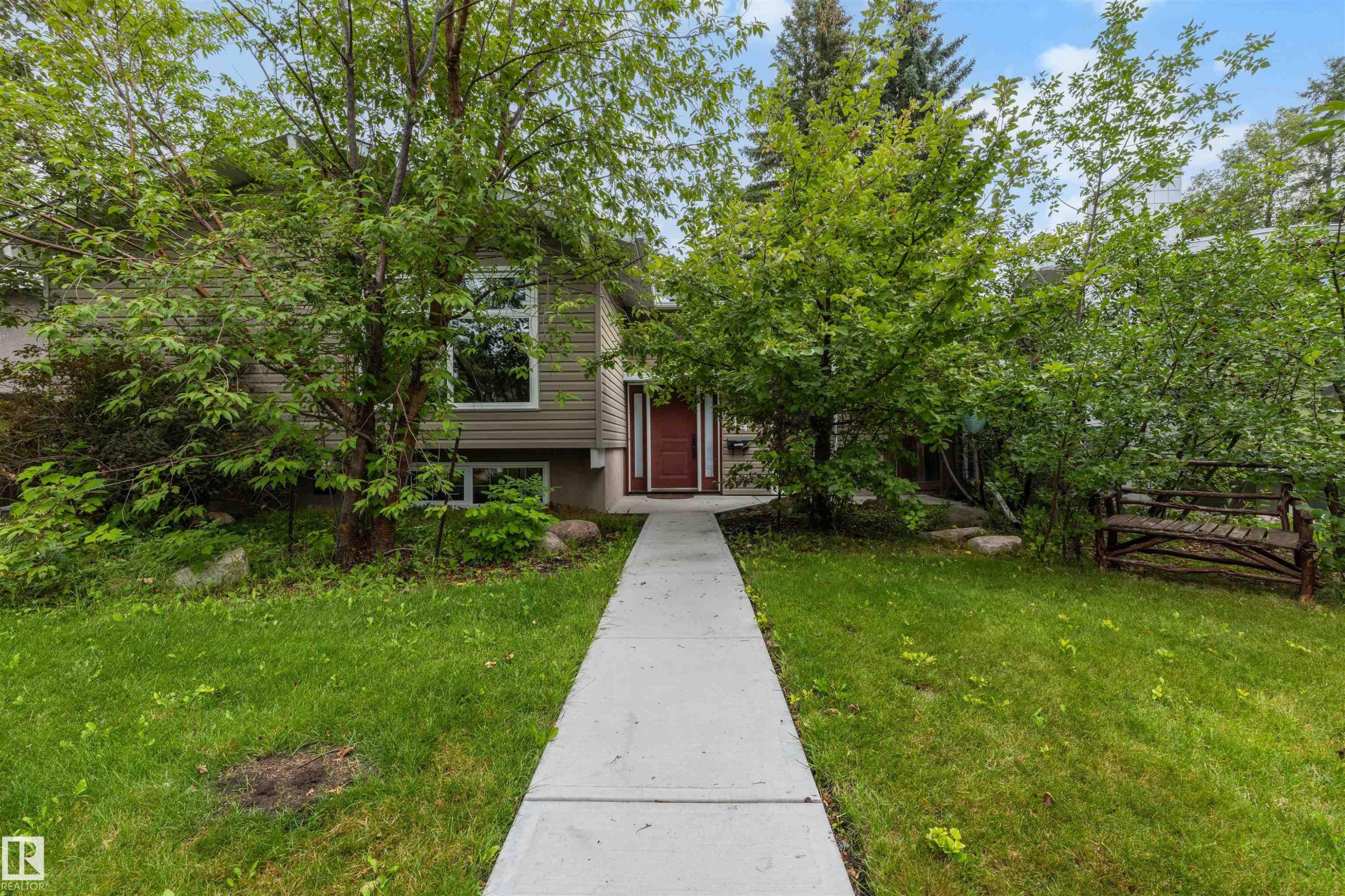 4139 122 Street Nw, Edmonton, AB - Outdoor