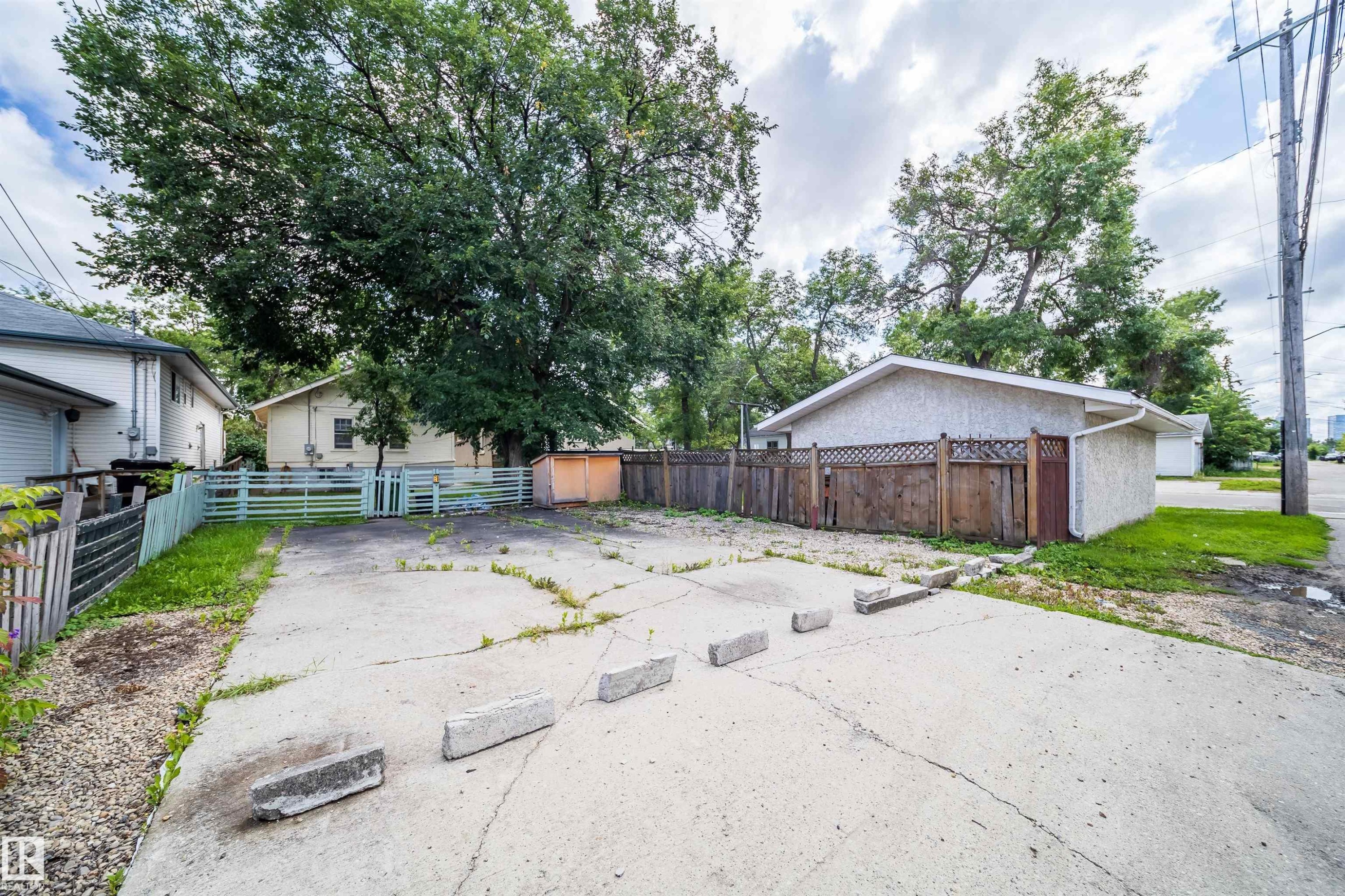 11604 97 Street Nw, Edmonton, AB - Outdoor