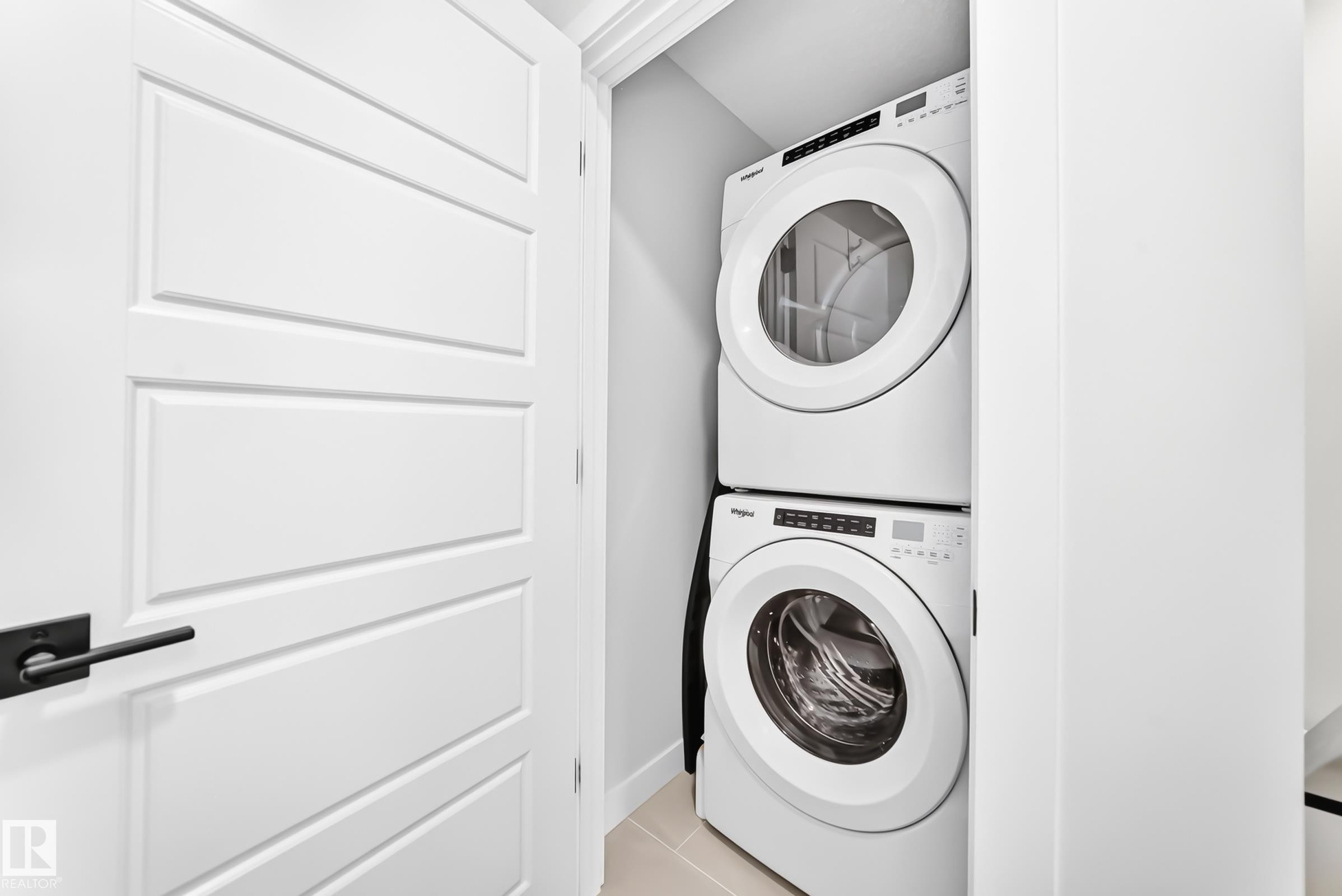 #15 6214 Cartmell Ct Sw, Edmonton, AB - Indoor Photo Showing Laundry Room