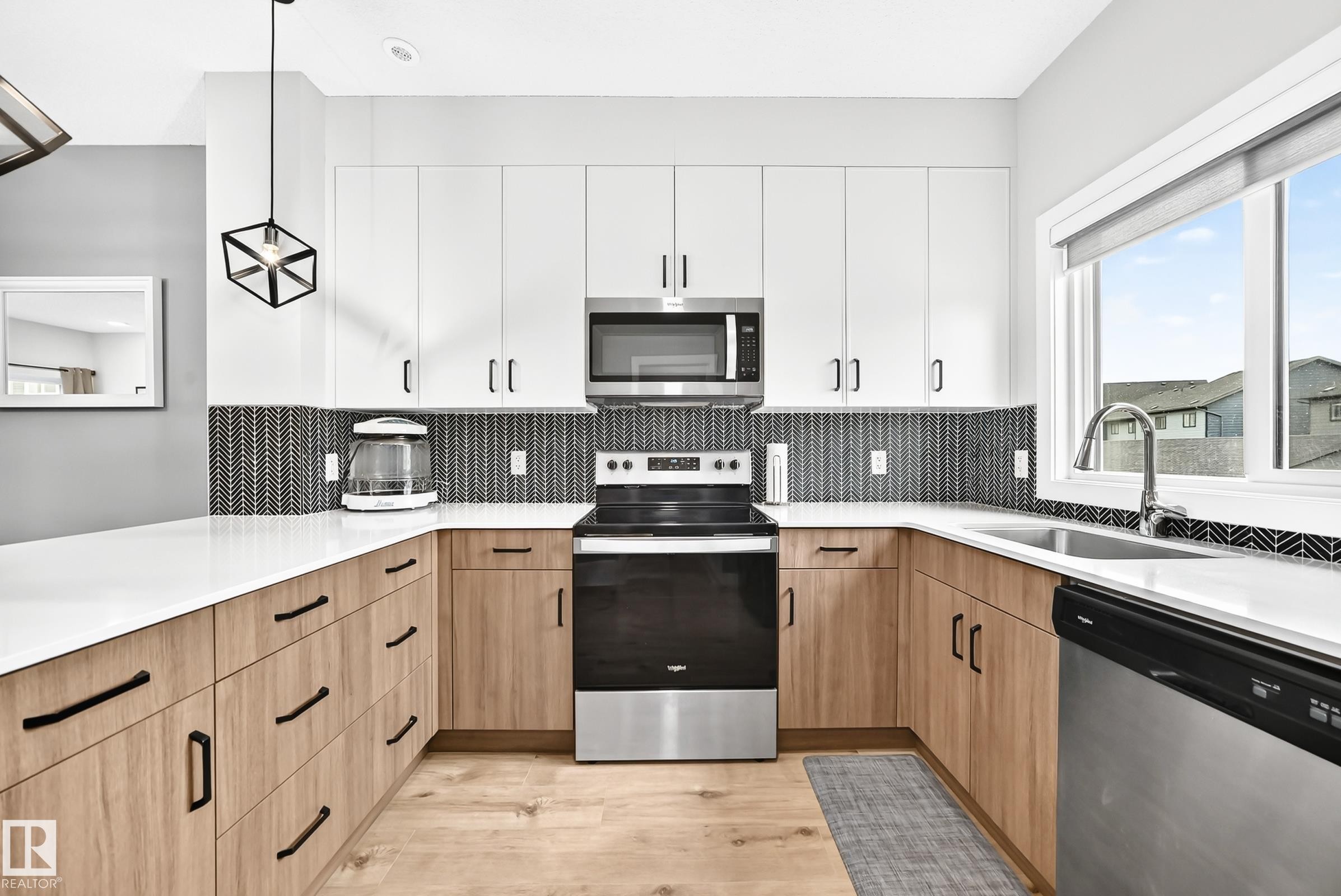 #15 6214 Cartmell Ct Sw, Edmonton, AB - Indoor Photo Showing Kitchen