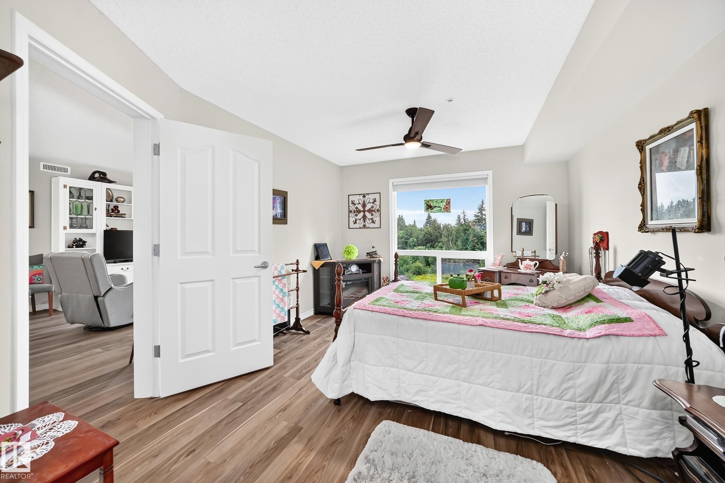 #209 102 Bridgeport Cx, Leduc, AB - Indoor Photo Showing Bedroom