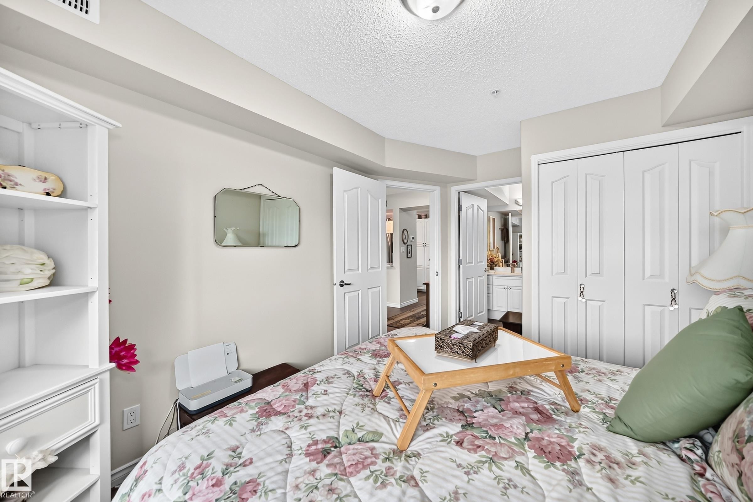 #209 102 Bridgeport Cx, Leduc, AB - Indoor Photo Showing Bedroom