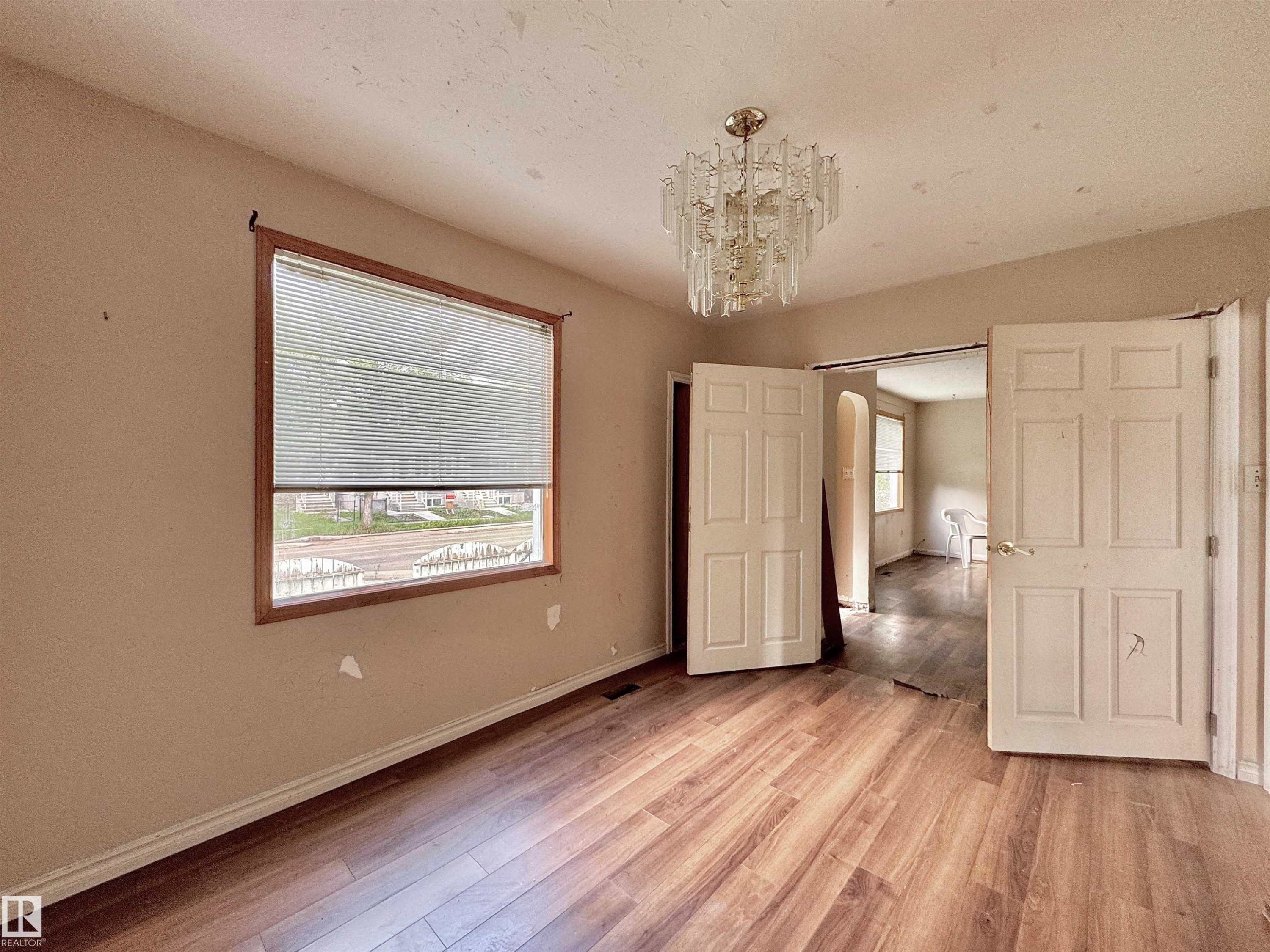 6209 106 Street Nw, Edmonton, AB - Indoor Photo Showing Other Room