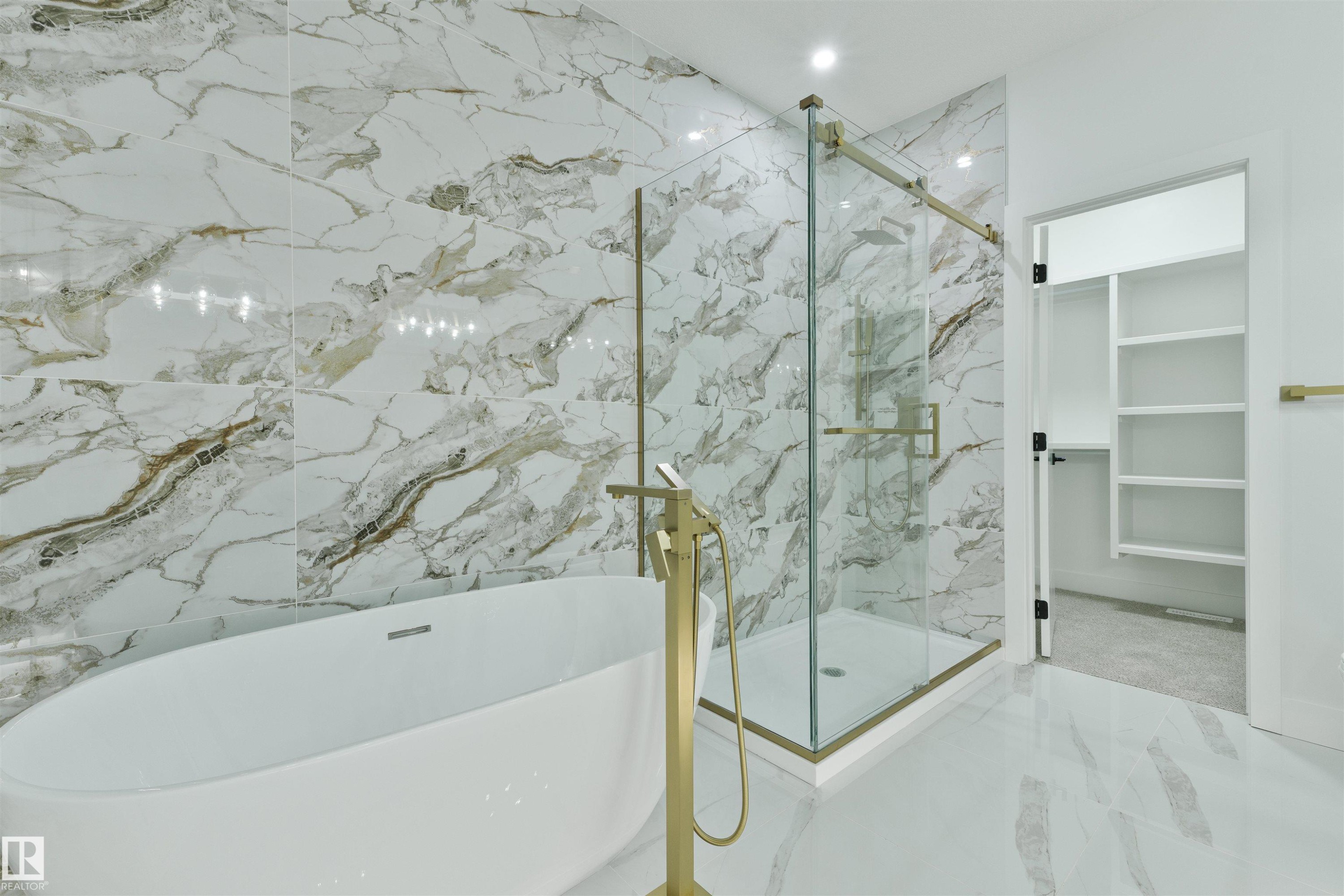 573 Ashgrove Circle, Leduc, AB - Indoor Photo Showing Bathroom