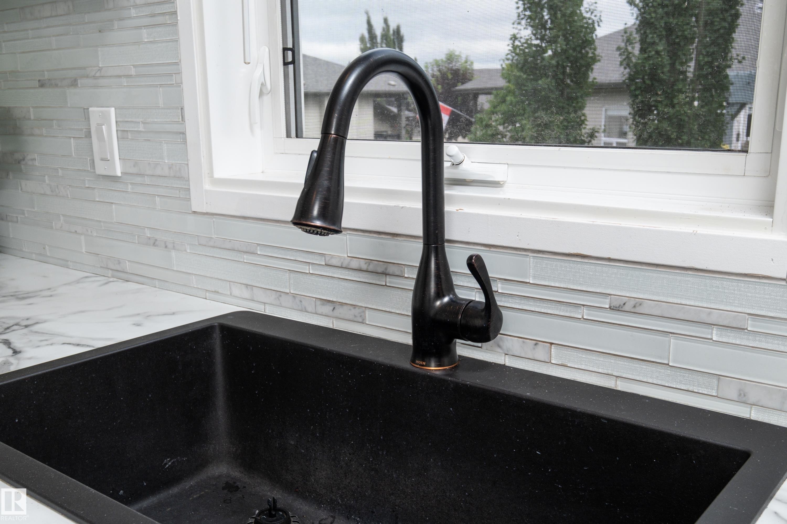 #12 320 Spruce Ridge Rd, Spruce Grove, AB - Photo Showing Kitchen