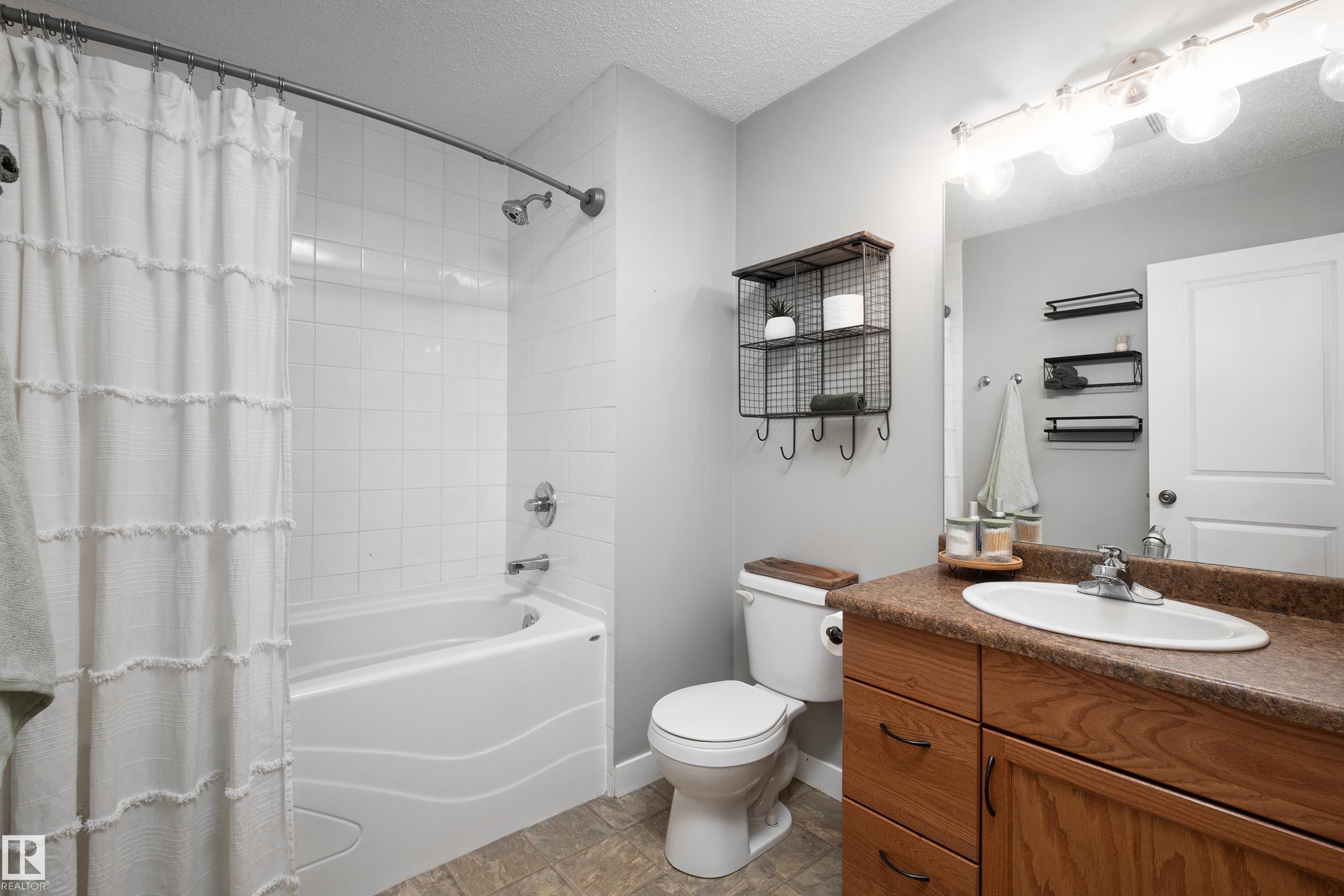 #12 320 Spruce Ridge Rd, Spruce Grove, AB - Indoor Photo Showing Bathroom