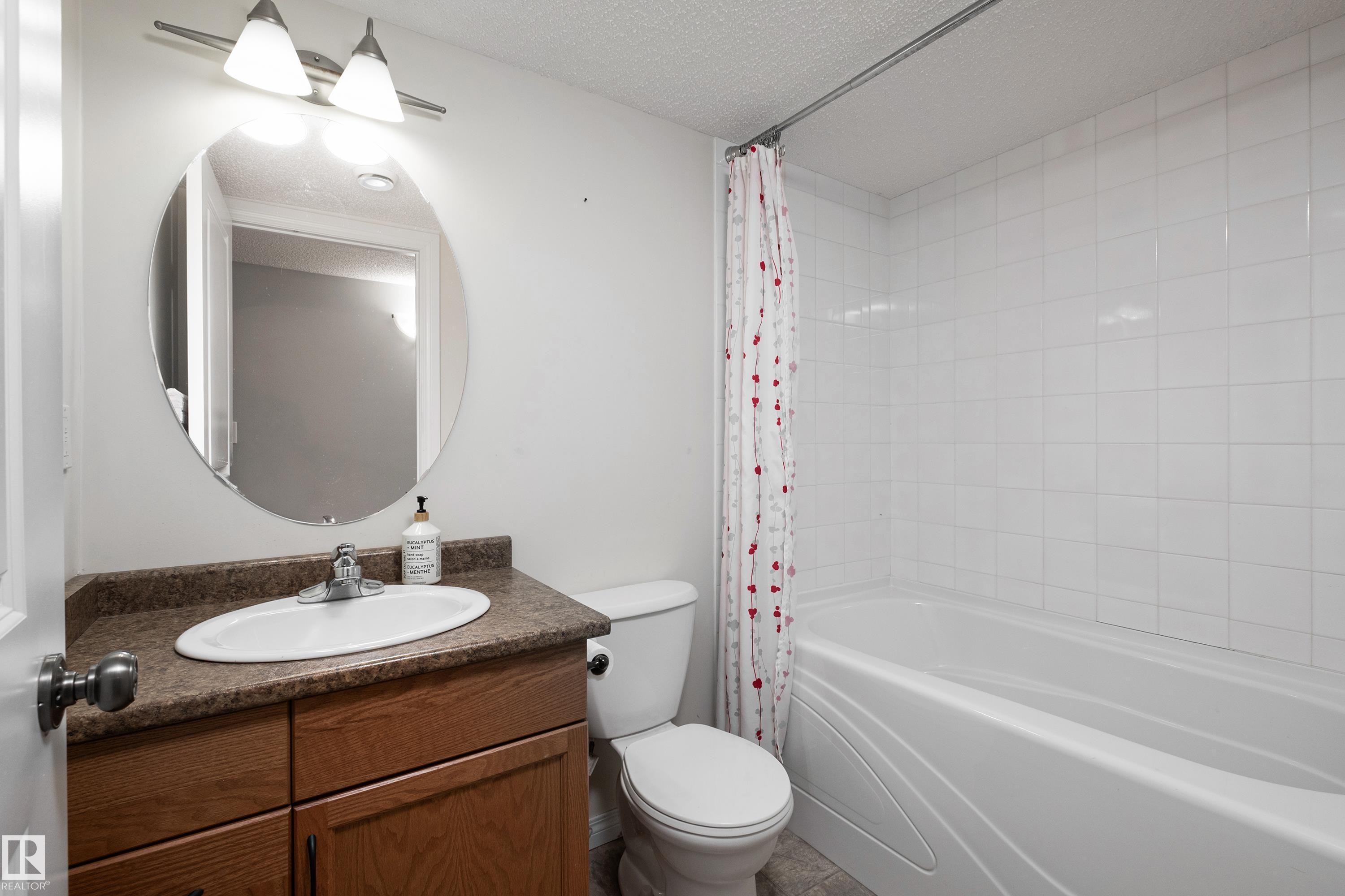 #12 320 Spruce Ridge Rd, Spruce Grove, AB - Indoor Photo Showing Bathroom