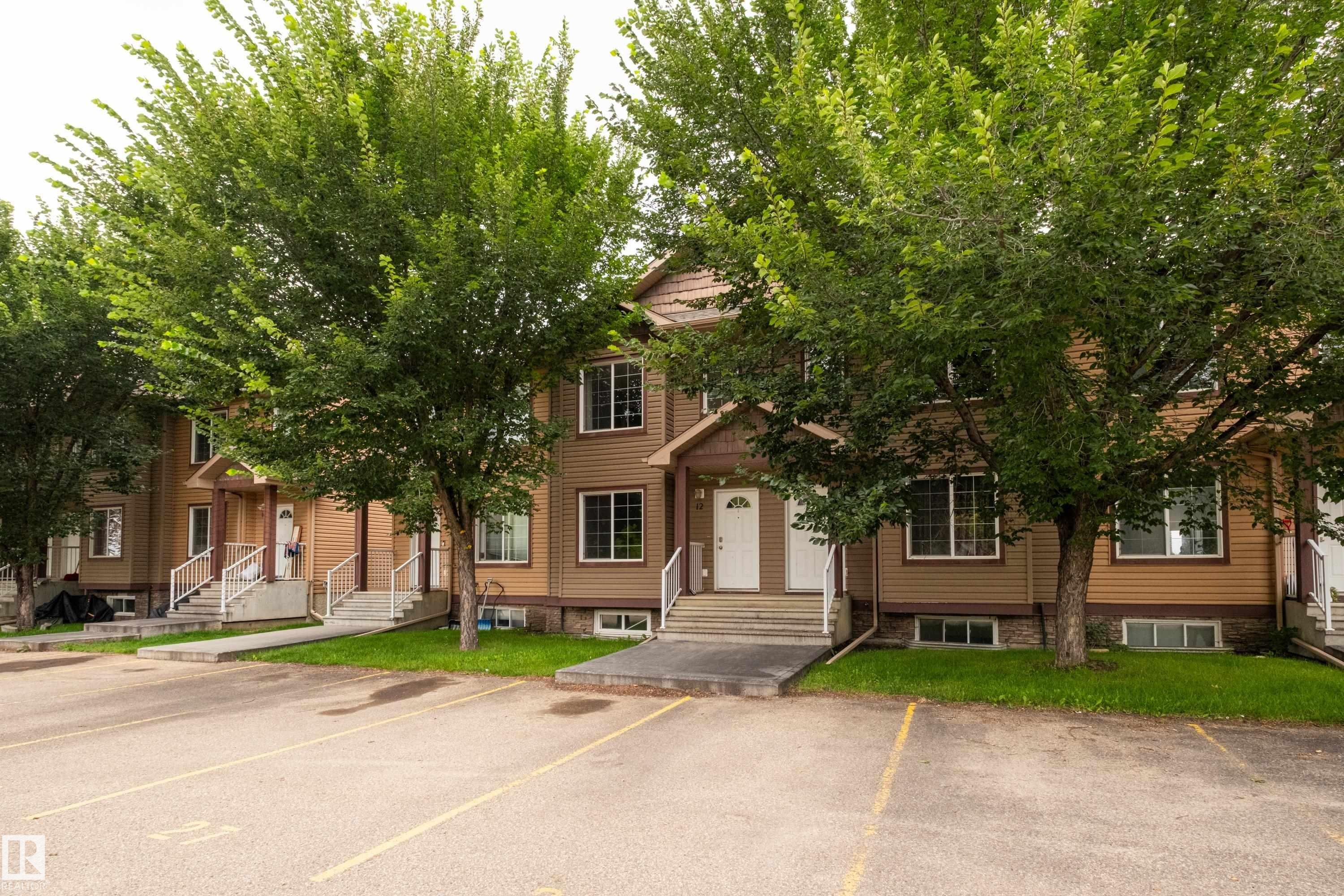 #12 320 Spruce Ridge Rd, Spruce Grove, AB - Outdoor With Facade