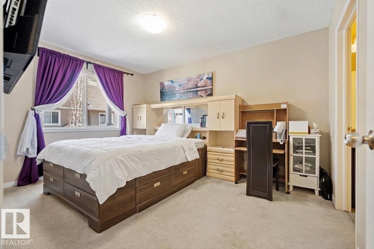 #81 4050 Savaryn Dr Sw, Edmonton, AB - Indoor Photo Showing Bedroom