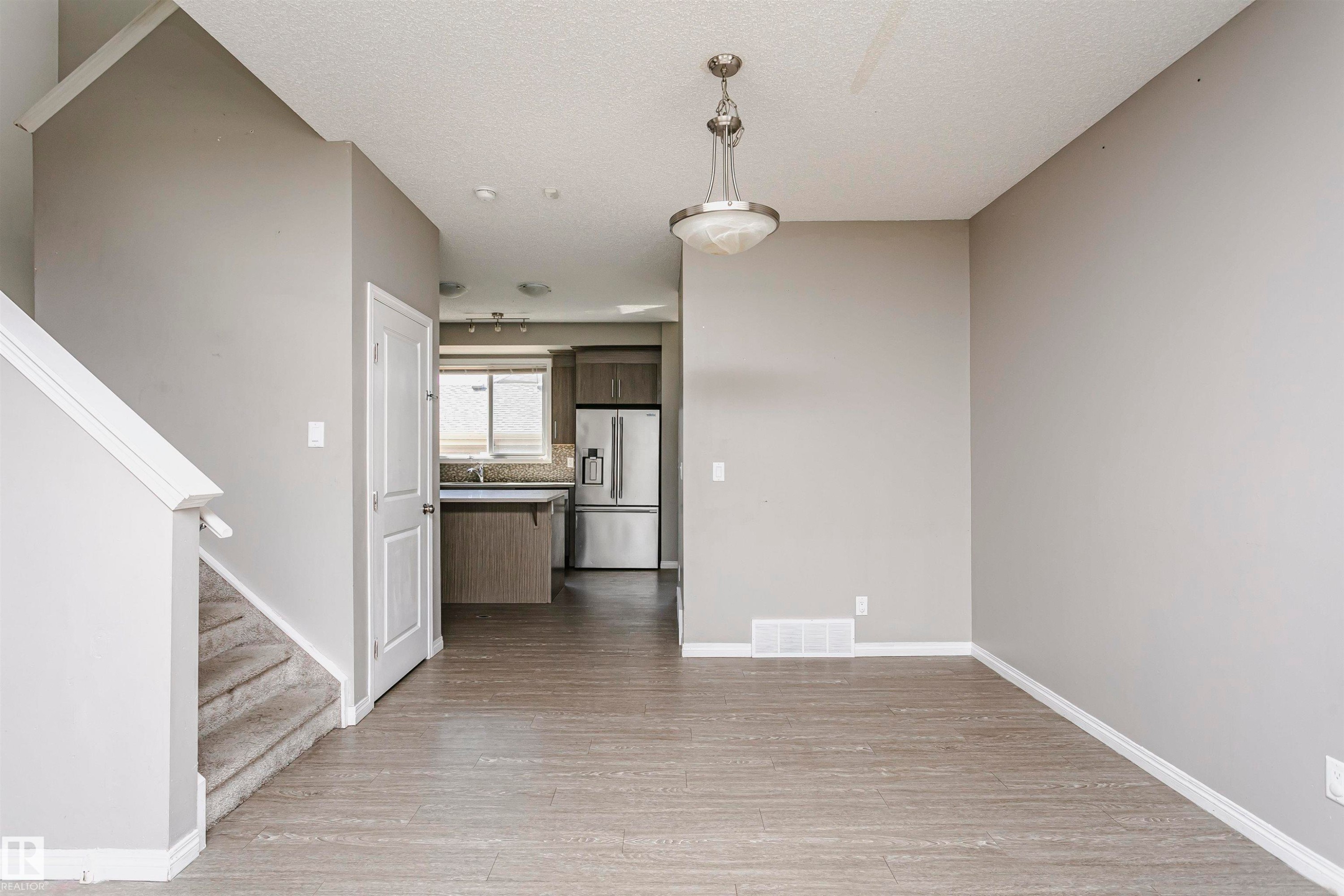 8103 Chappelle Way Sw, Edmonton, AB - Indoor Photo Showing Other Room
