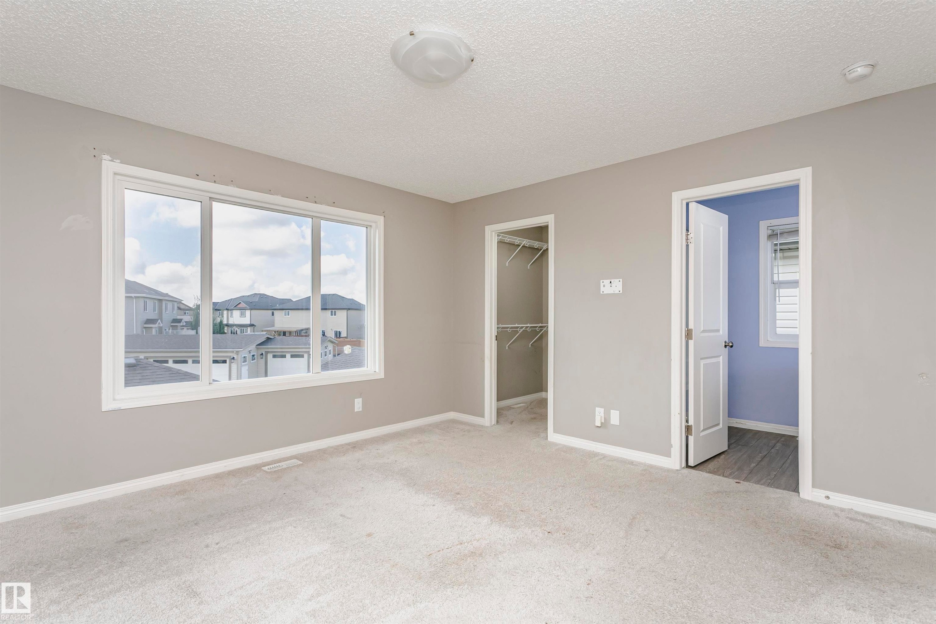 8103 Chappelle Way Sw, Edmonton, AB - Indoor Photo Showing Other Room