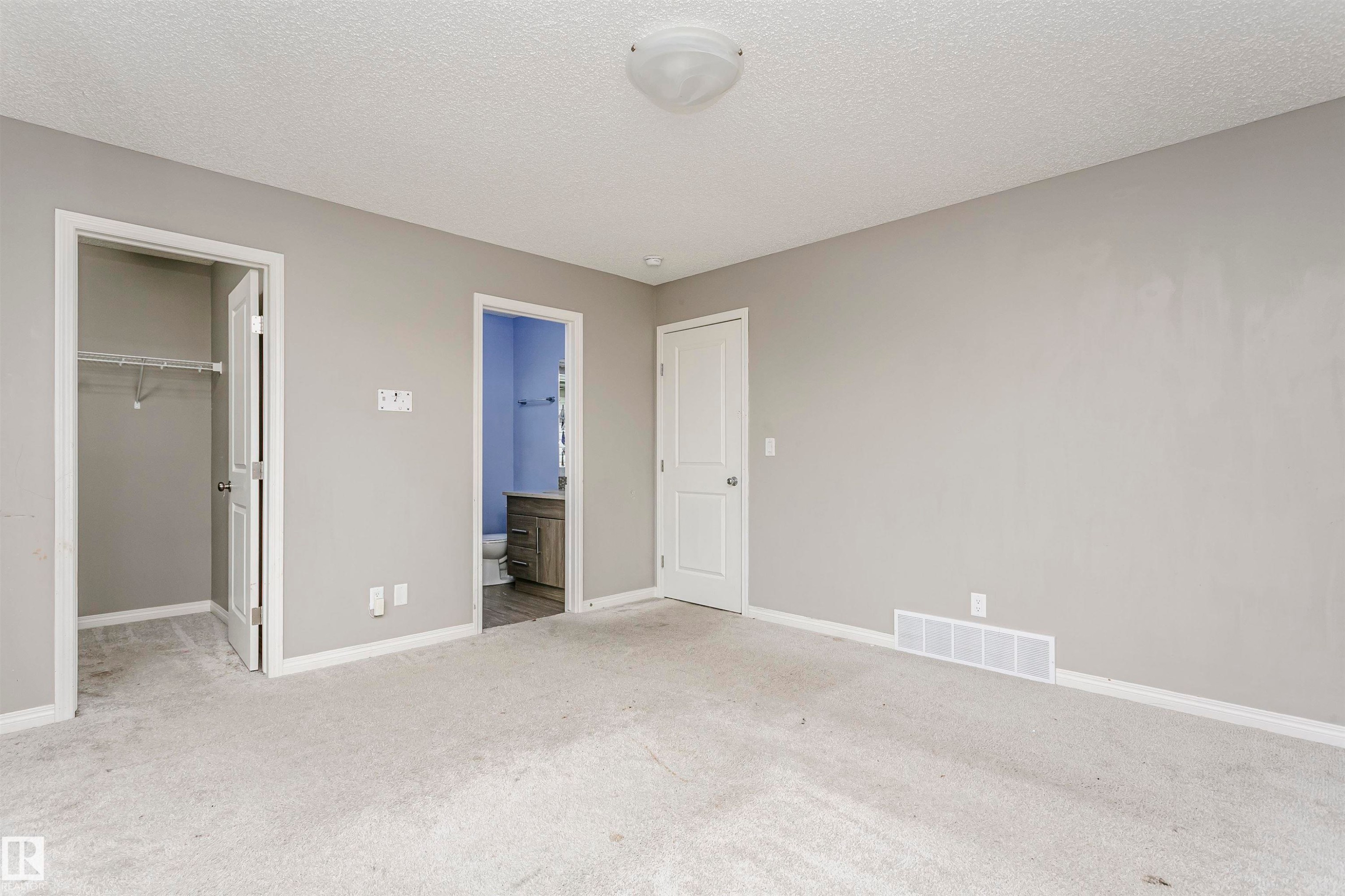 8103 Chappelle Way Sw, Edmonton, AB - Indoor Photo Showing Other Room