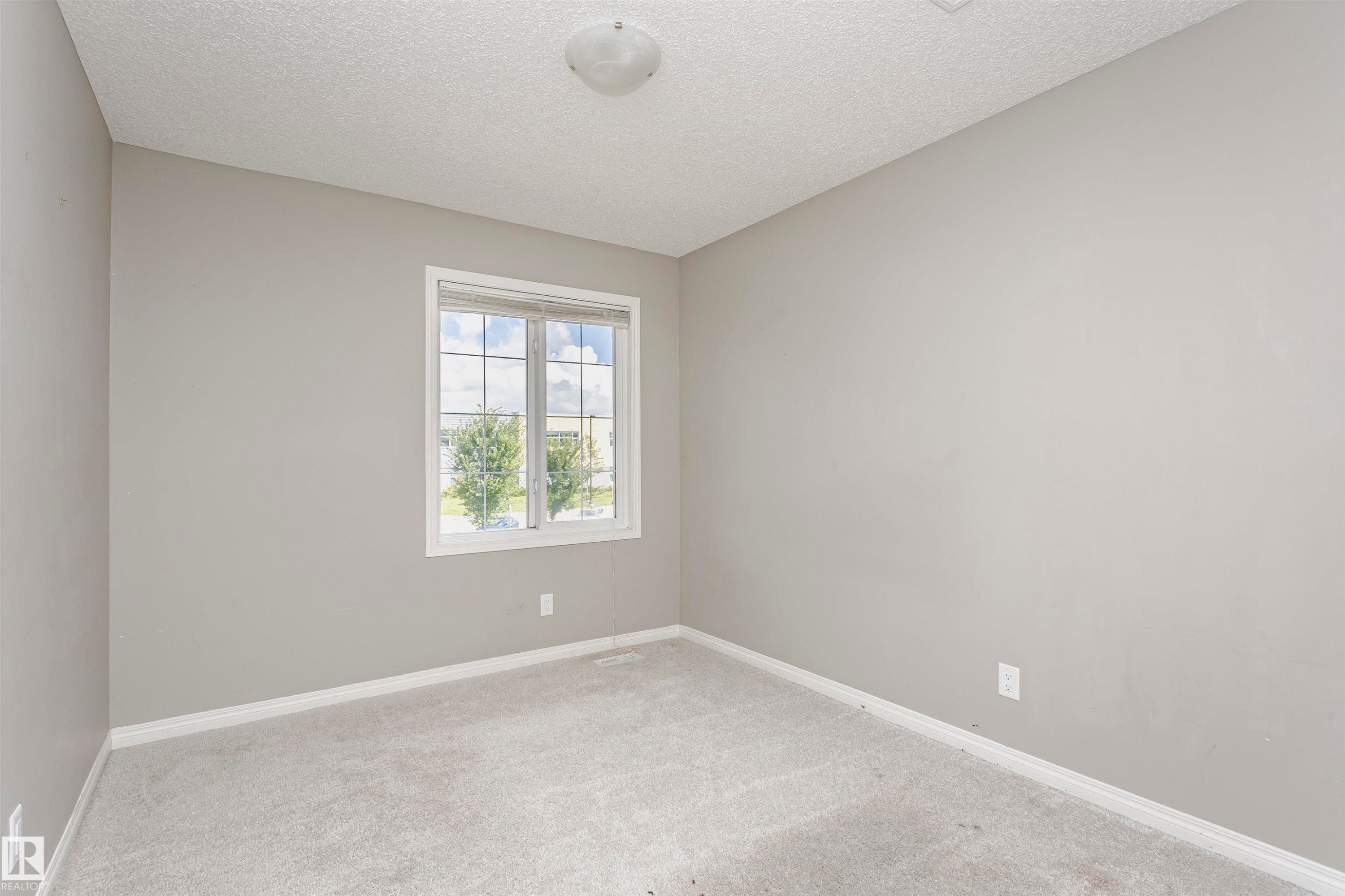 8103 Chappelle Way Sw, Edmonton, AB - Indoor Photo Showing Other Room